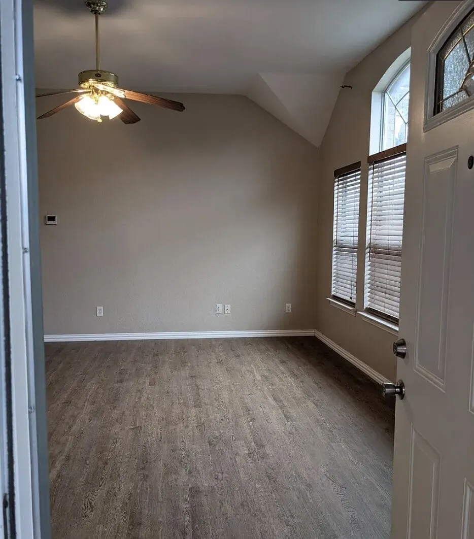 Single Family Residence For Rent in Collin County , 904 Canal Street, Mc Kinney, Texas 75069, 5 Bedroom, 2 Bathroom, Garage spaces, 2,017 Sqft, built in 2006, mls#21377183, Real Estate Agent in Mc Kinney, Homes For Rent in Collin county, Homes For Rent in Mc Kinney, Realtor in Mc Kinney Texas, Real Estate Brokerage Independent Realty Texas, Luminita Cordes Realtor