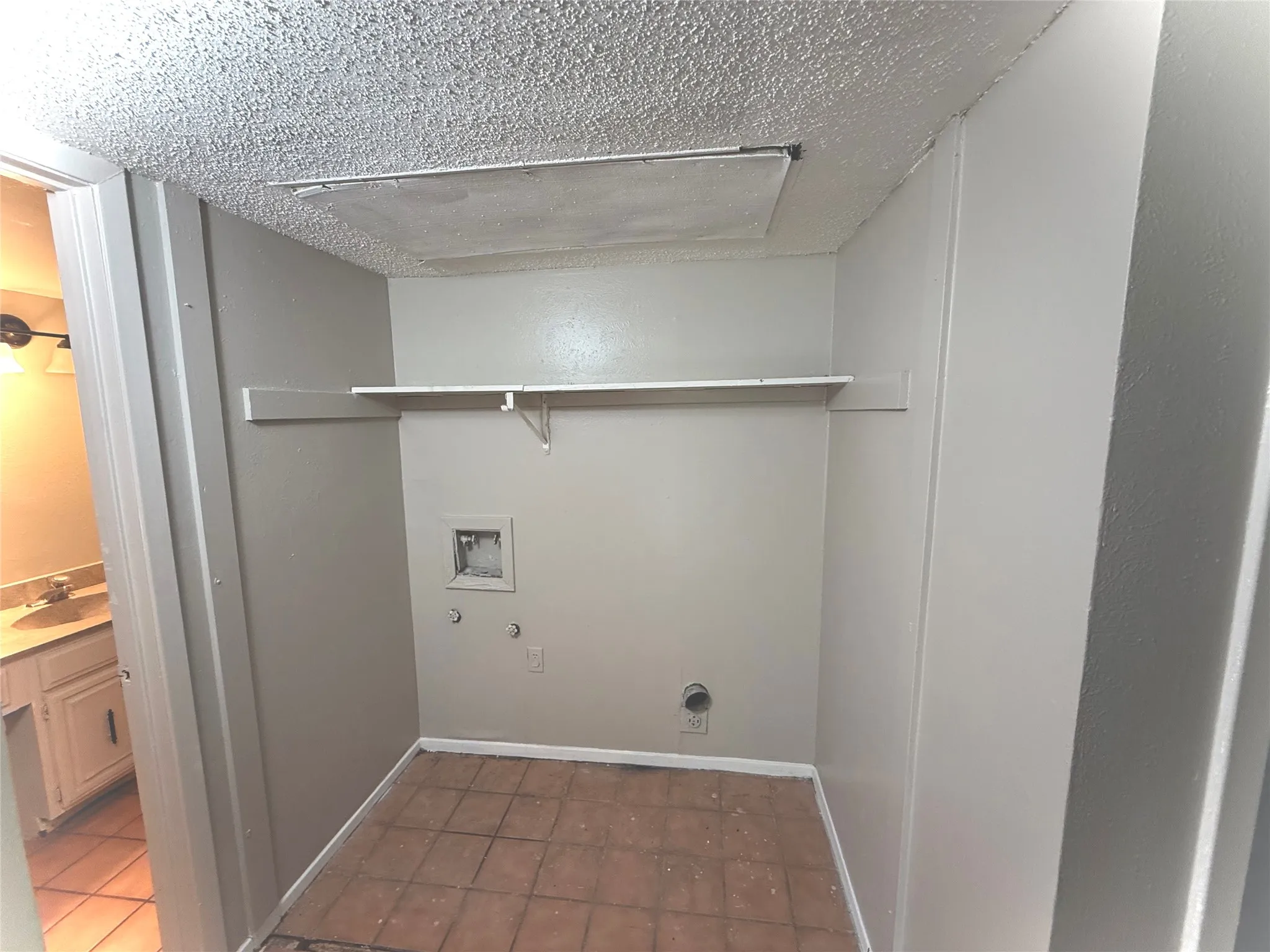 Condominium For Rent in Dallas County , 8560 Park Lane 127 Unit 29, Dallas, Texas 75231, 3 Bedroom, 2 Bathroom, Garage spaces, 1,310 Sqft, built in 1974, mls#21377185, Real Estate Agent in Dallas, Homes For Rent in Dallas county, Homes For Rent in Dallas, Realtor in Dallas Texas, Real Estate Brokerage Independent Realty Texas, Luminita Cordes Realtor