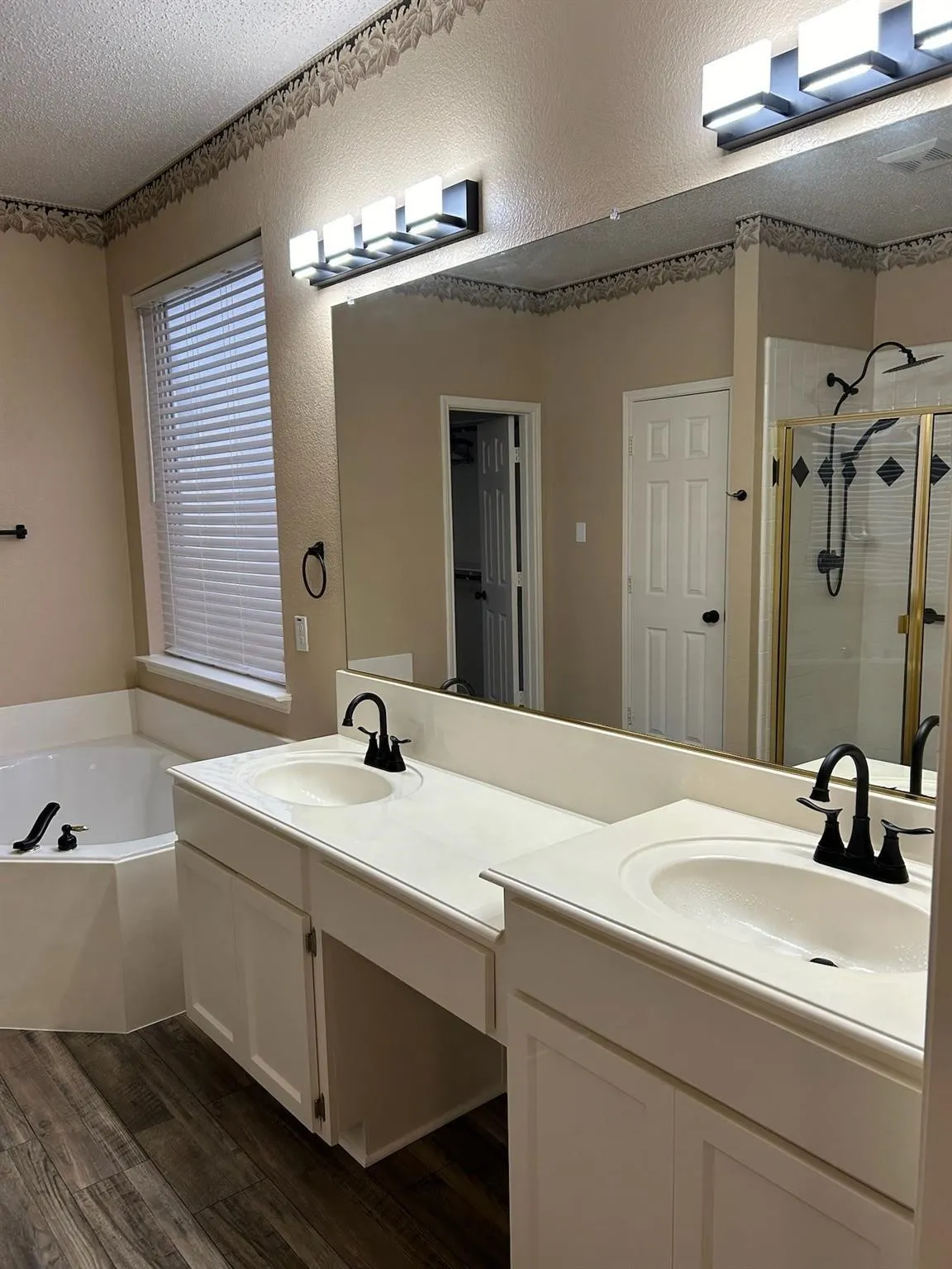 Single Family Residence For Rent in Collin County , 3604 Mason Drive, Plano, Texas 75025, 5 Bedroom, 3 Bathroom, 3 Garage spaces, 3,351 Sqft, built in 1999, mls#21346638, Real Estate Agent in Plano, Homes For Rent in Collin county, Homes For Rent in Plano, Realtor in Plano Texas, Real Estate Brokerage Independent Realty Texas, Luminita Cordes Realtor