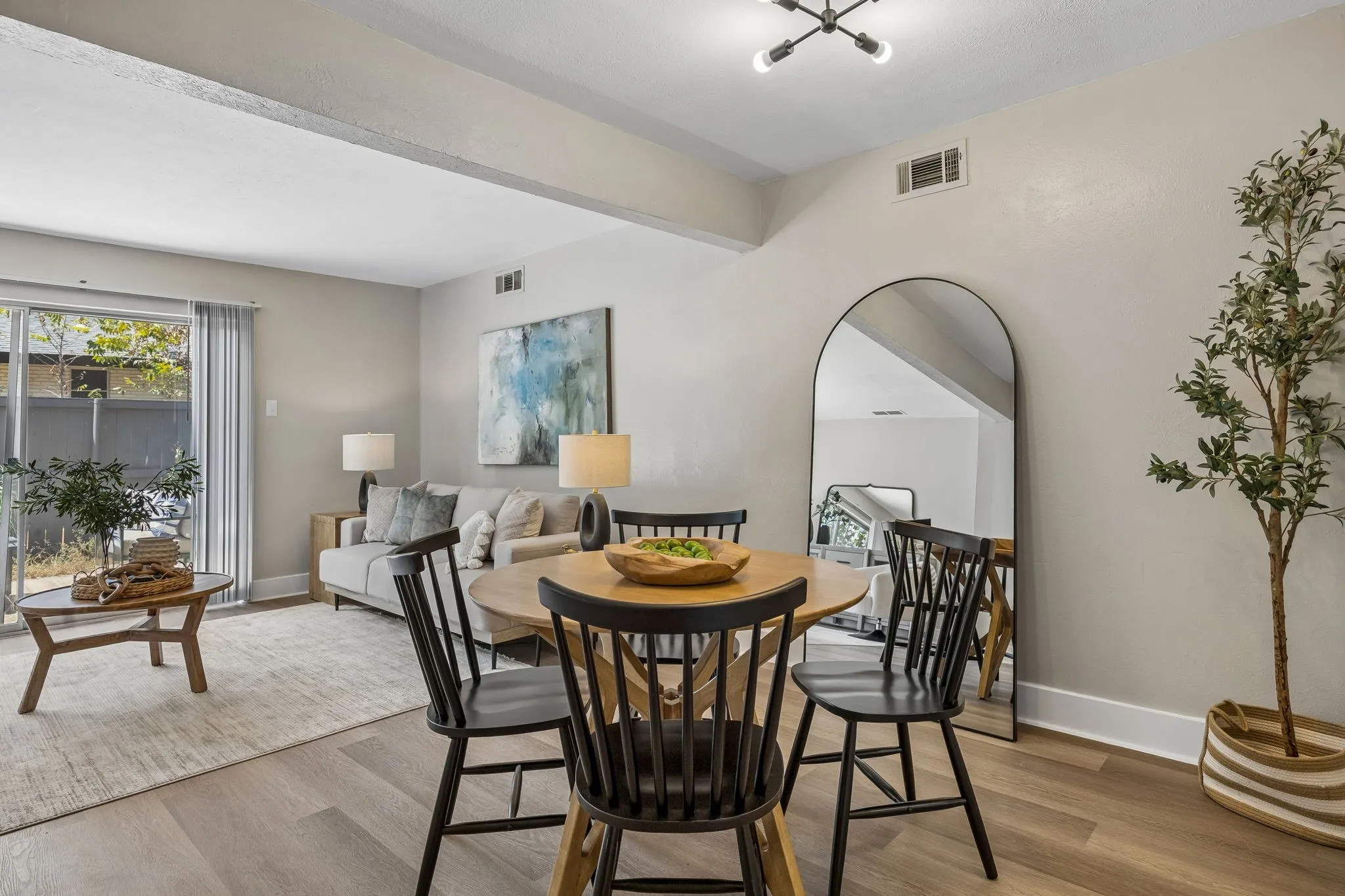 Single Family Residence For Sale in Dallas County , 15513 El Estado Drive, Dallas, Texas 75248, 6 Bedroom, 4 Bathroom, Garage spaces, 2,784 Sqft, built in 1967, mls#21375194, Real Estate Agent in Dallas, Homes For Sale in Dallas county, Homes For Sale in Dallas, Realtor in Dallas Texas, Real Estate Brokerage Independent Realty Texas, Luminita Cordes Realtor