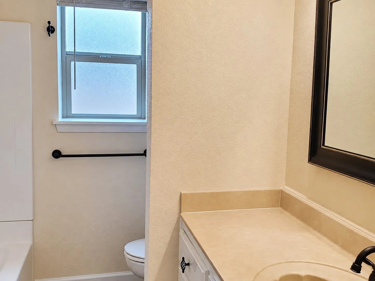 Single Family Residence For Rent in Tarrant County , 5901 Crestwood Circle, North Richland Hills, Texas 76180, 3 Bedroom, 2 Bathroom, 2 Garage spaces, 1,578 Sqft, built in 1974, mls#21377190, Real Estate Agent in North Richland Hills, Homes For Rent in Tarrant county, Homes For Rent in North Richland Hills, Realtor in North Richland Hills Texas, Real Estate Brokerage Independent Realty Texas, Luminita Cordes Realtor