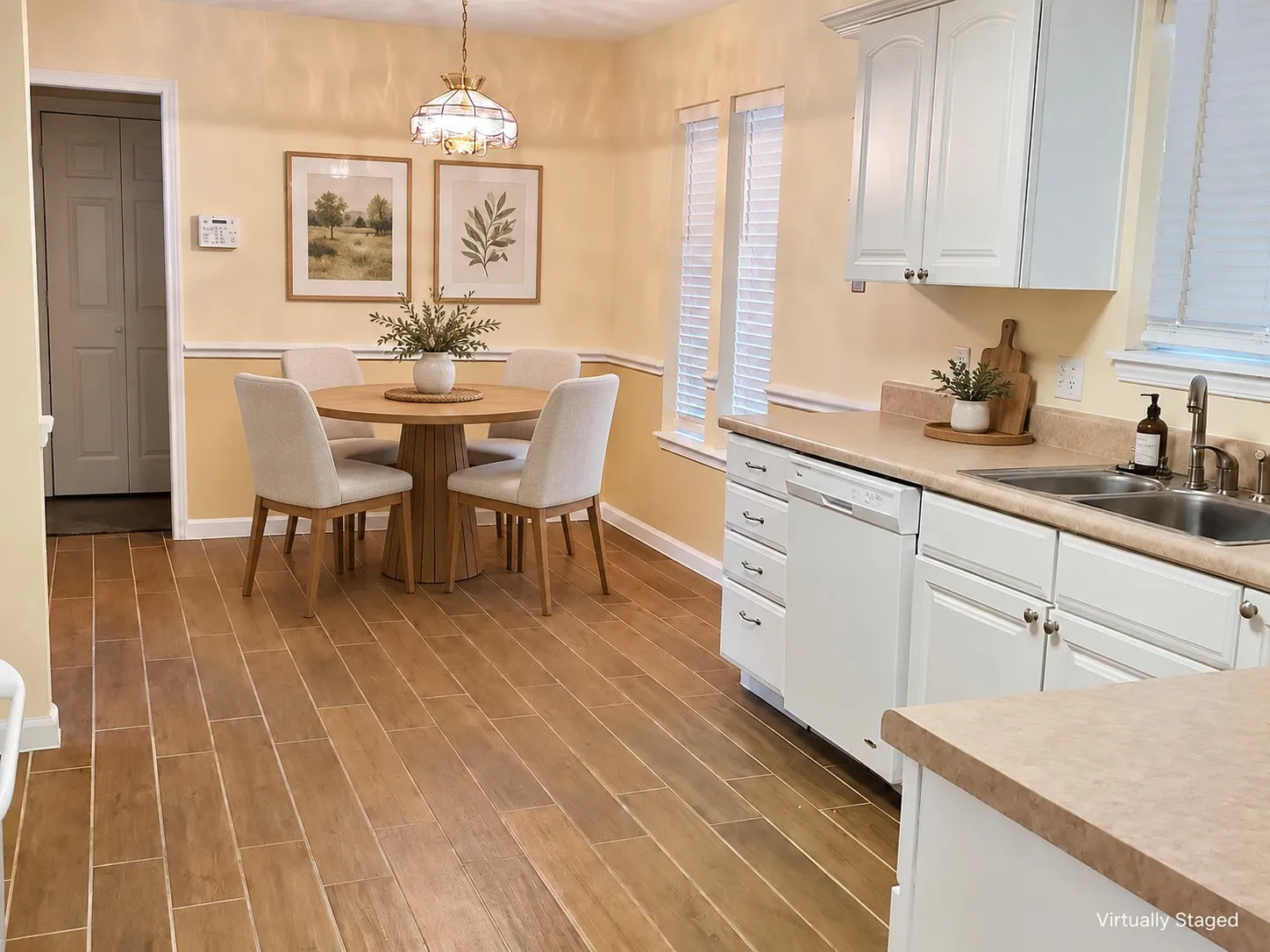Single Family Residence For Rent in Tarrant County , 5901 Crestwood Circle, North Richland Hills, Texas 76180, 3 Bedroom, 2 Bathroom, 2 Garage spaces, 1,578 Sqft, built in 1974, mls#21377190, Real Estate Agent in North Richland Hills, Homes For Rent in Tarrant county, Homes For Rent in North Richland Hills, Realtor in North Richland Hills Texas, Real Estate Brokerage Independent Realty Texas, Luminita Cordes Realtor