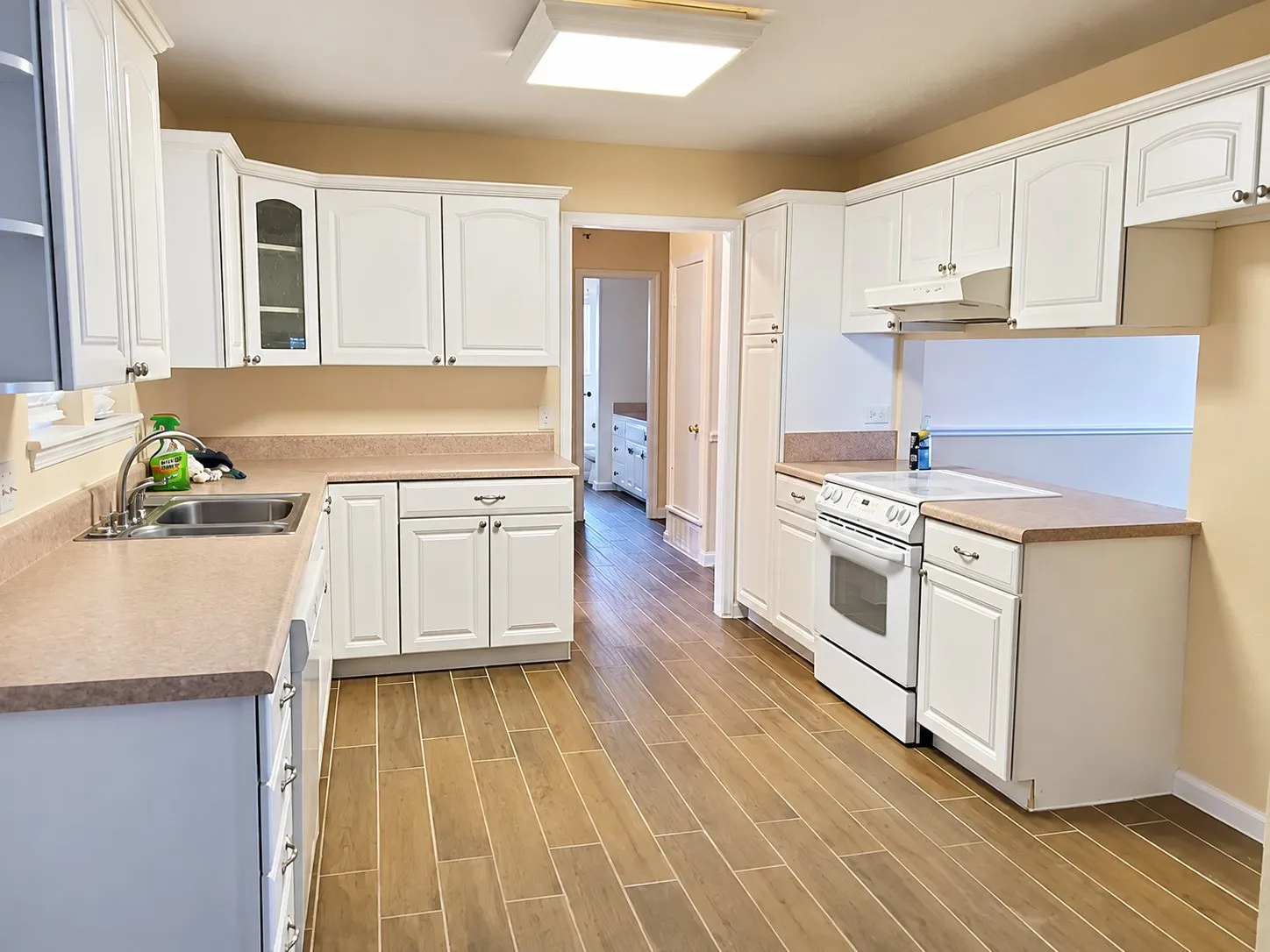 Single Family Residence For Rent in Tarrant County , 5901 Crestwood Circle, North Richland Hills, Texas 76180, 3 Bedroom, 2 Bathroom, 2 Garage spaces, 1,578 Sqft, built in 1974, mls#21377190, Real Estate Agent in North Richland Hills, Homes For Rent in Tarrant county, Homes For Rent in North Richland Hills, Realtor in North Richland Hills Texas, Real Estate Brokerage Independent Realty Texas, Luminita Cordes Realtor