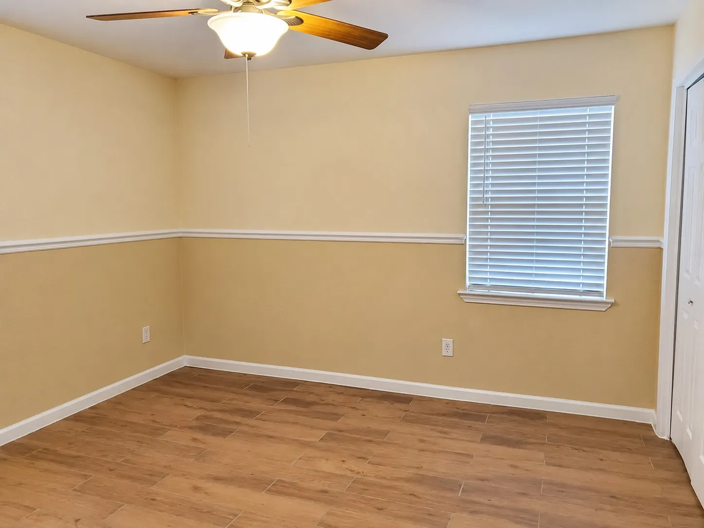 Single Family Residence For Rent in Tarrant County , 5901 Crestwood Circle, North Richland Hills, Texas 76180, 3 Bedroom, 2 Bathroom, 2 Garage spaces, 1,578 Sqft, built in 1974, mls#21377190, Real Estate Agent in North Richland Hills, Homes For Rent in Tarrant county, Homes For Rent in North Richland Hills, Realtor in North Richland Hills Texas, Real Estate Brokerage Independent Realty Texas, Luminita Cordes Realtor