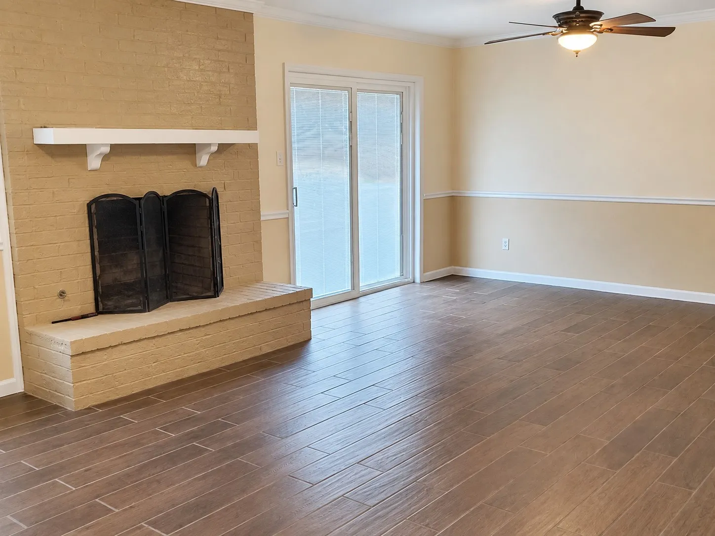 Single Family Residence For Rent in Tarrant County , 5901 Crestwood Circle, North Richland Hills, Texas 76180, 3 Bedroom, 2 Bathroom, 2 Garage spaces, 1,578 Sqft, built in 1974, mls#21377190, Real Estate Agent in North Richland Hills, Homes For Rent in Tarrant county, Homes For Rent in North Richland Hills, Realtor in North Richland Hills Texas, Real Estate Brokerage Independent Realty Texas, Luminita Cordes Realtor