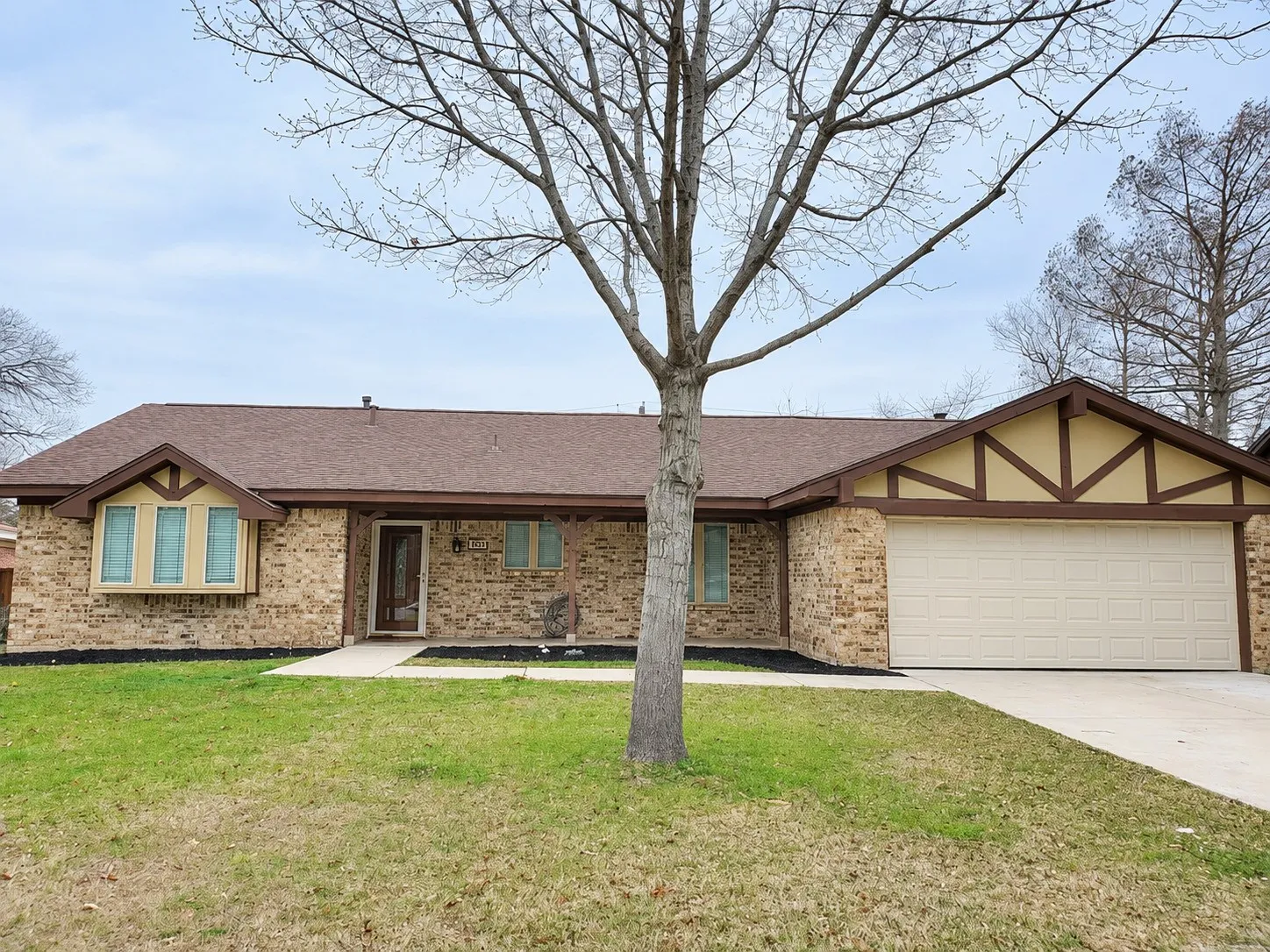 Single Family Residence For Rent in Tarrant County , 5901 Crestwood Circle, North Richland Hills, Texas 76180, 3 Bedroom, 2 Bathroom, 2 Garage spaces, 1,578 Sqft, built in 1974, mls#21377190, Real Estate Agent in North Richland Hills, Homes For Rent in Tarrant county, Homes For Rent in North Richland Hills, Realtor in North Richland Hills Texas, Real Estate Brokerage Independent Realty Texas, Luminita Cordes Realtor