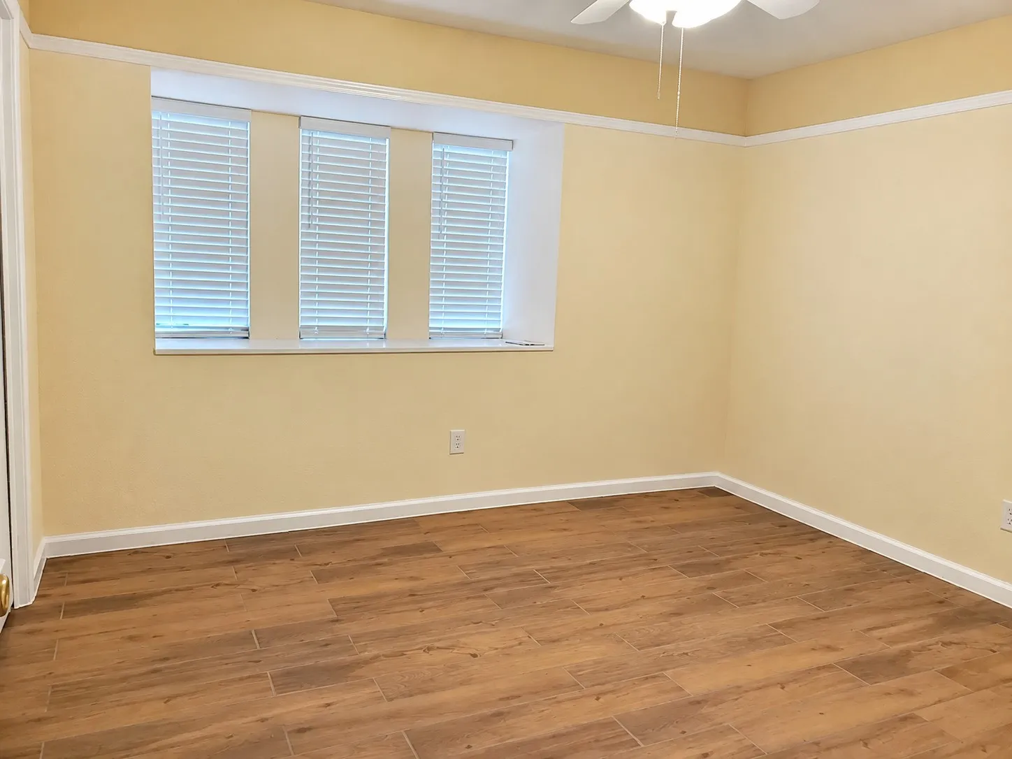 Single Family Residence For Rent in Tarrant County , 5901 Crestwood Circle, North Richland Hills, Texas 76180, 3 Bedroom, 2 Bathroom, 2 Garage spaces, 1,578 Sqft, built in 1974, mls#21377190, Real Estate Agent in North Richland Hills, Homes For Rent in Tarrant county, Homes For Rent in North Richland Hills, Realtor in North Richland Hills Texas, Real Estate Brokerage Independent Realty Texas, Luminita Cordes Realtor