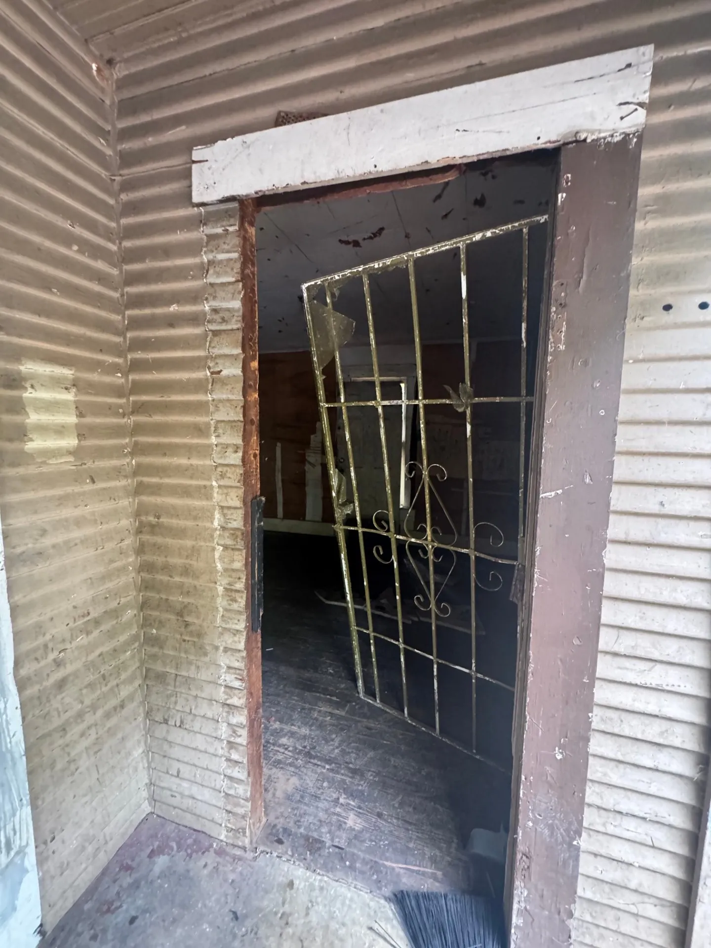 Single Family Residence For Sale in Harrison County , 1208 Morrison Street, Marshall, Texas 75670, 2 Bedroom, 1 Bathroom, Garage spaces, 840 Sqft, built in 1920, mls#21377192, Real Estate Agent in Marshall, Homes For Sale in Harrison county, Homes For Sale in Marshall, Realtor in Marshall Texas, Real Estate Brokerage Independent Realty Texas, Luminita Cordes Realtor