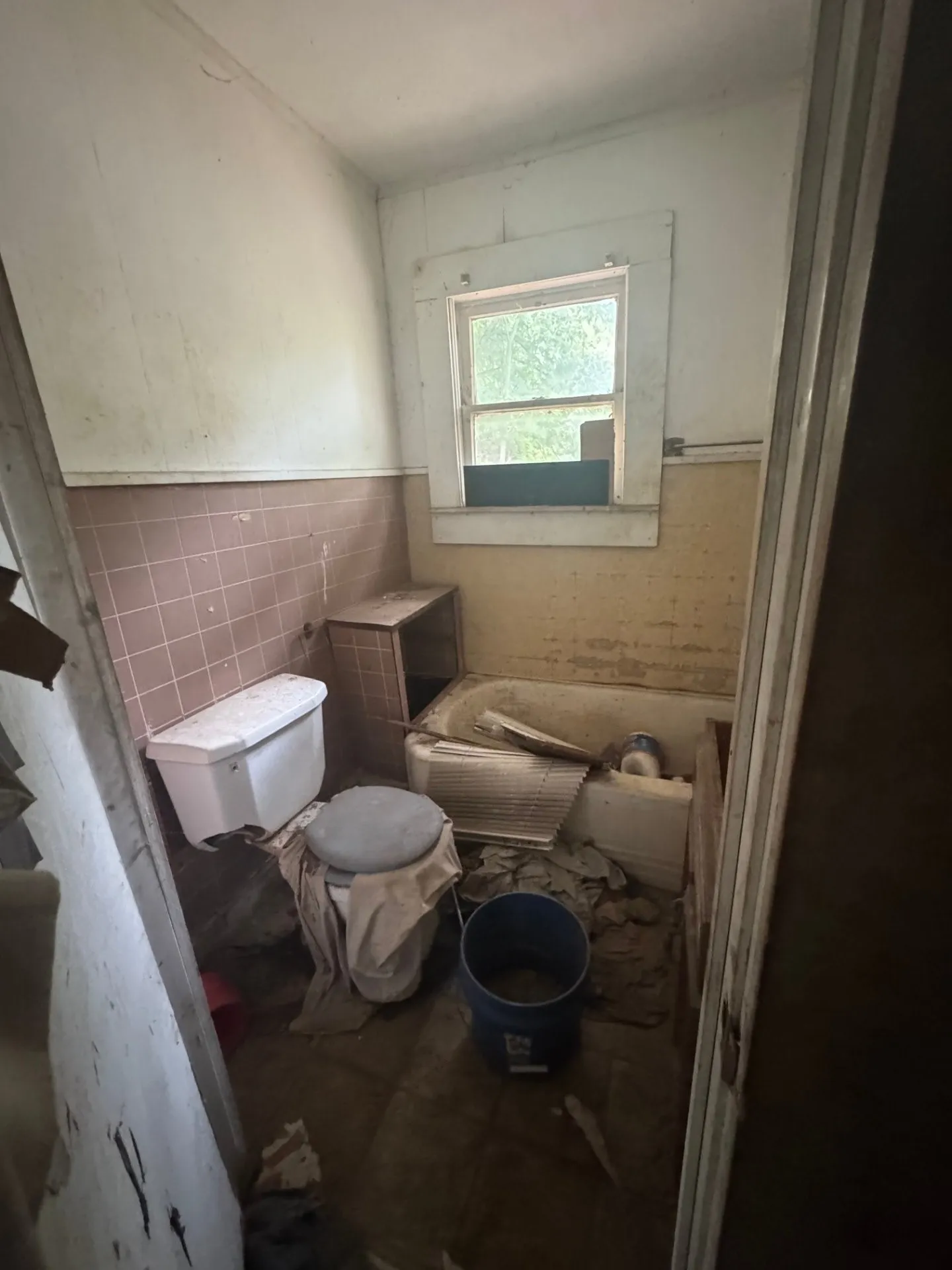 Single Family Residence For Sale in Harrison County , 1208 Morrison Street, Marshall, Texas 75670, 2 Bedroom, 1 Bathroom, Garage spaces, 840 Sqft, built in 1920, mls#21377192, Real Estate Agent in Marshall, Homes For Sale in Harrison county, Homes For Sale in Marshall, Realtor in Marshall Texas, Real Estate Brokerage Independent Realty Texas, Luminita Cordes Realtor