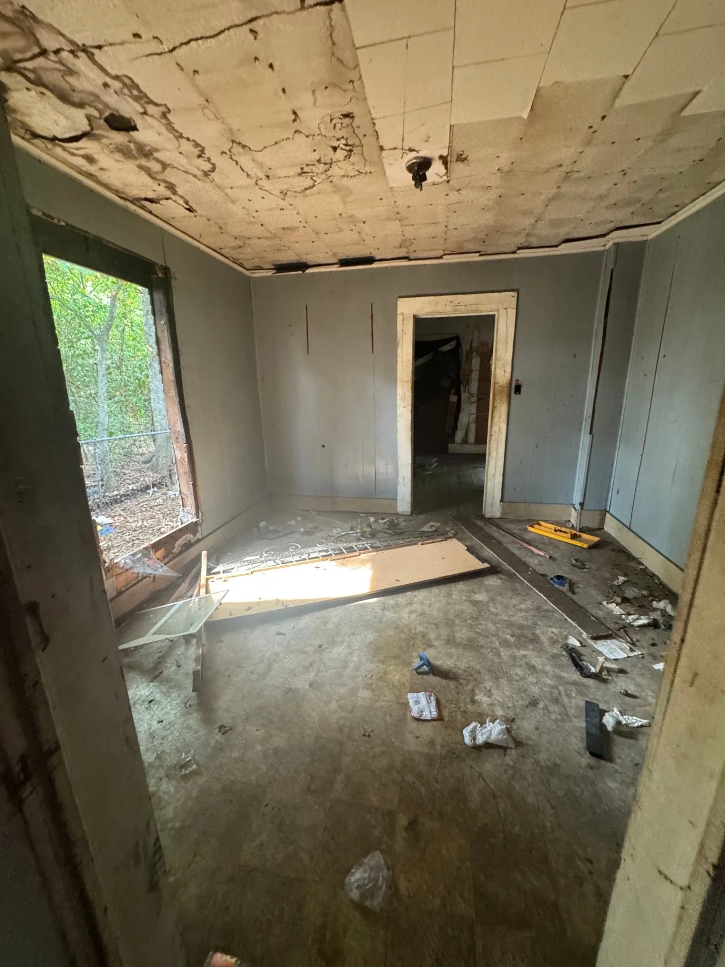 Single Family Residence For Sale in Harrison County , 1208 Morrison Street, Marshall, Texas 75670, 2 Bedroom, 1 Bathroom, Garage spaces, 840 Sqft, built in 1920, mls#21377192, Real Estate Agent in Marshall, Homes For Sale in Harrison county, Homes For Sale in Marshall, Realtor in Marshall Texas, Real Estate Brokerage Independent Realty Texas, Luminita Cordes Realtor