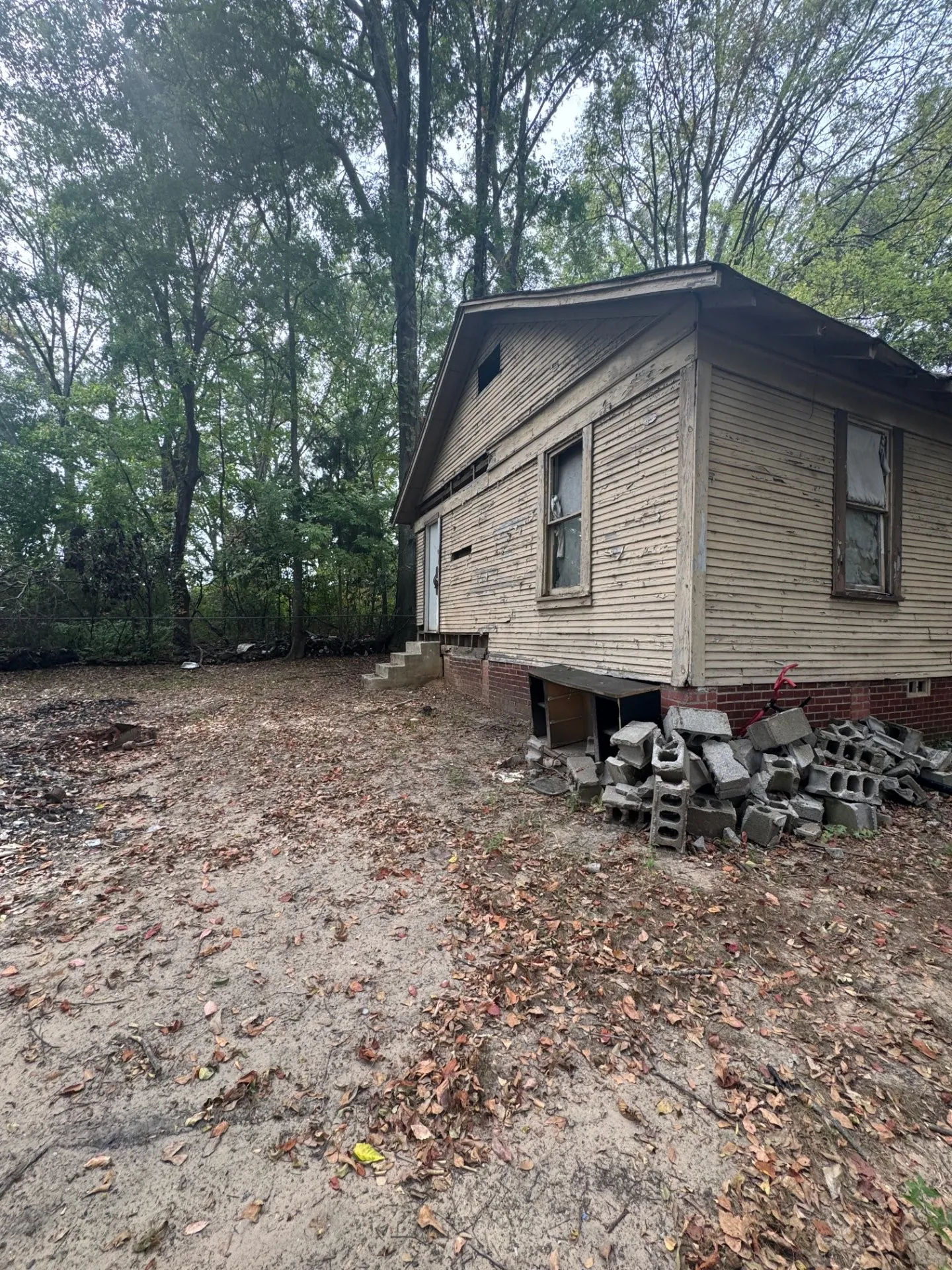 Single Family Residence For Sale in Harrison County , 1208 Morrison Street, Marshall, Texas 75670, 2 Bedroom, 1 Bathroom, Garage spaces, 840 Sqft, built in 1920, mls#21377192, Real Estate Agent in Marshall, Homes For Sale in Harrison county, Homes For Sale in Marshall, Realtor in Marshall Texas, Real Estate Brokerage Independent Realty Texas, Luminita Cordes Realtor