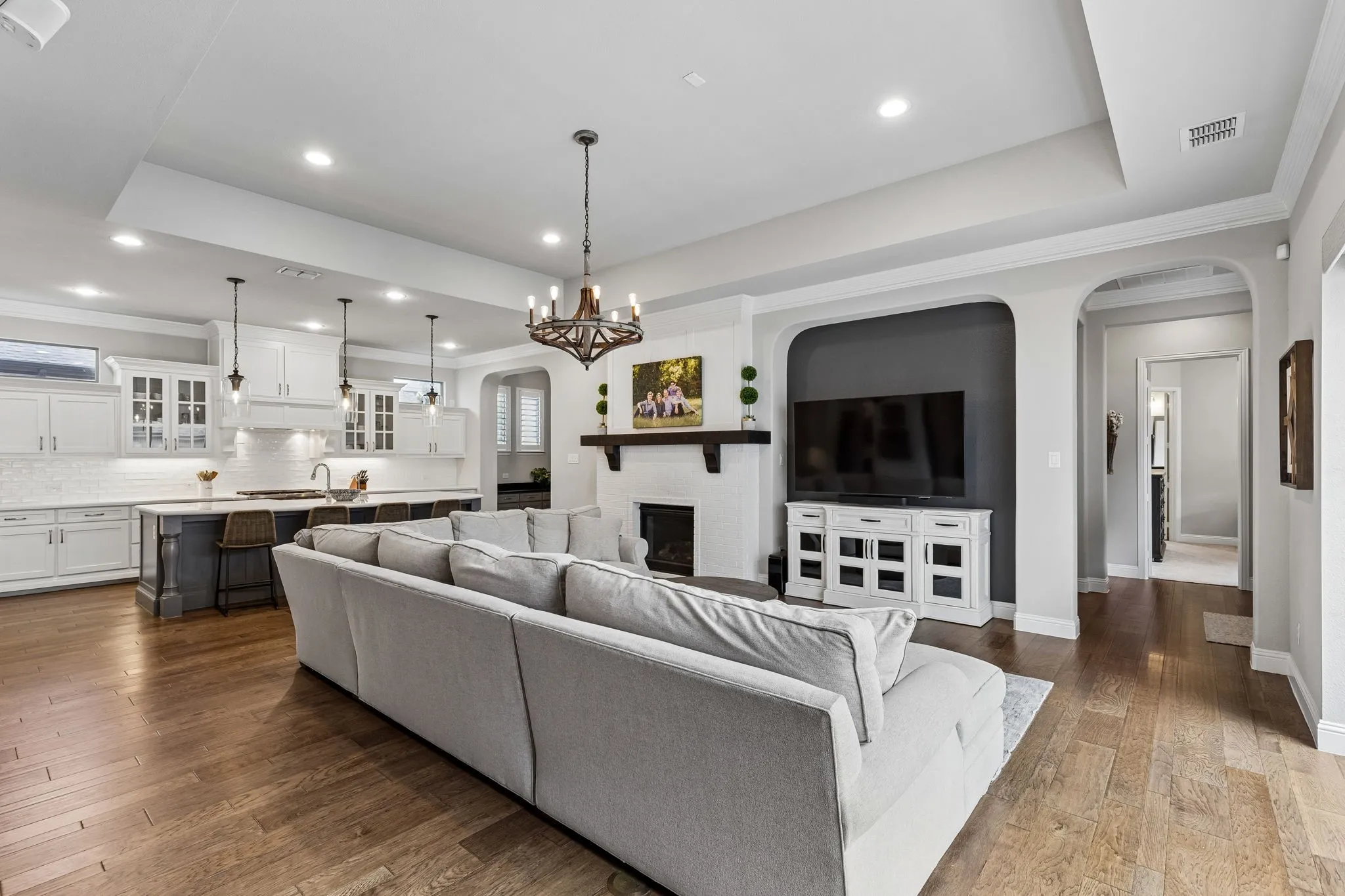 Single Family Residence For Sale in Parker County , 1828 Quiet Oak Place, Fort Worth, Texas 76008, 3 Bedroom, 4 Bathroom, 2 Garage spaces, 3,059 Sqft, built in 2018, mls#21373836, Real Estate Agent in Fort Worth, Homes For Sale in Parker county, Homes For Sale in Fort Worth, Realtor in Fort Worth Texas, Real Estate Brokerage Independent Realty Texas, Luminita Cordes Realtor