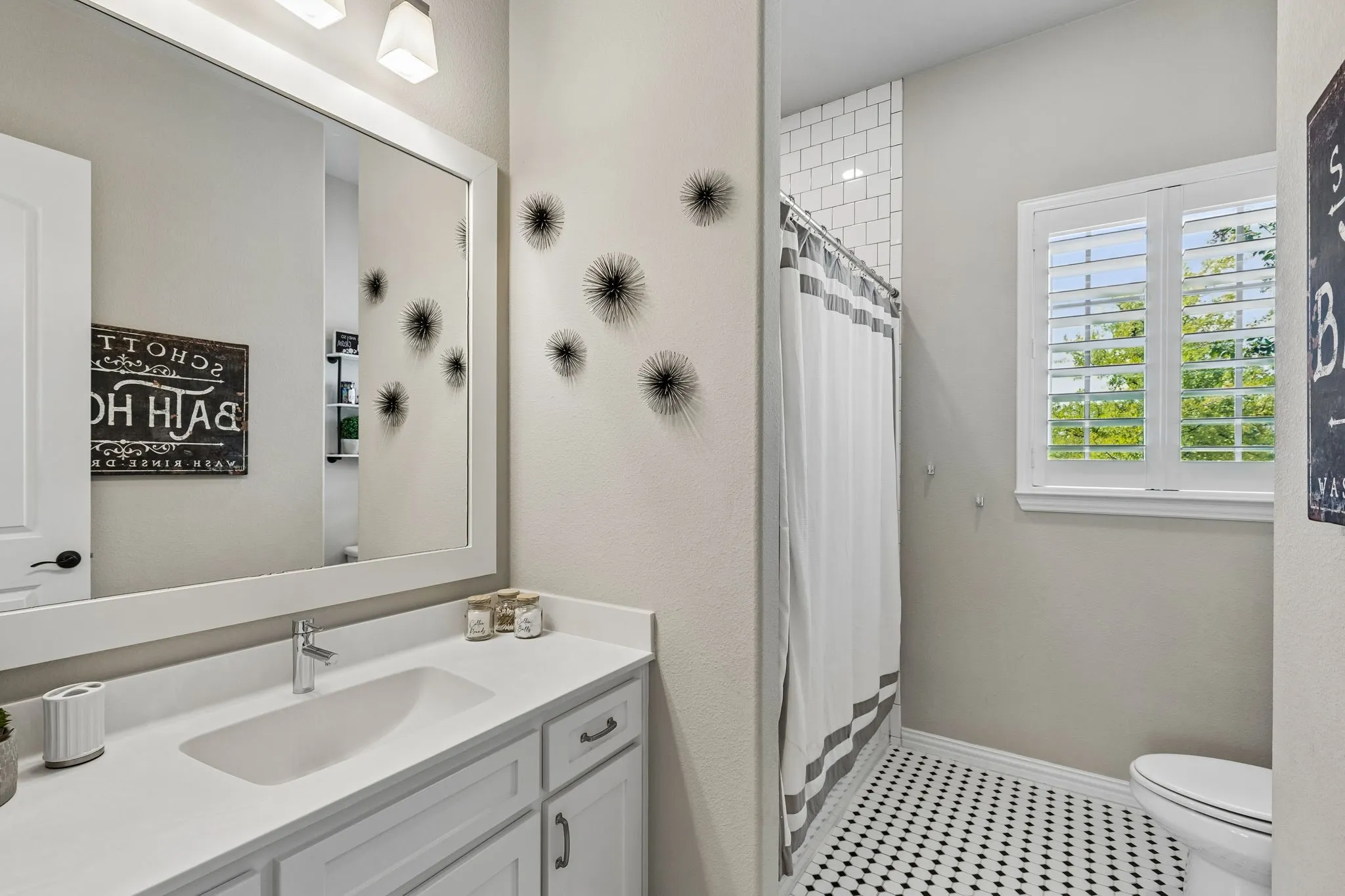 Single Family Residence For Sale in Parker County , 1828 Quiet Oak Place, Fort Worth, Texas 76008, 3 Bedroom, 4 Bathroom, 2 Garage spaces, 3,059 Sqft, built in 2018, mls#21373836, Real Estate Agent in Fort Worth, Homes For Sale in Parker county, Homes For Sale in Fort Worth, Realtor in Fort Worth Texas, Real Estate Brokerage Independent Realty Texas, Luminita Cordes Realtor