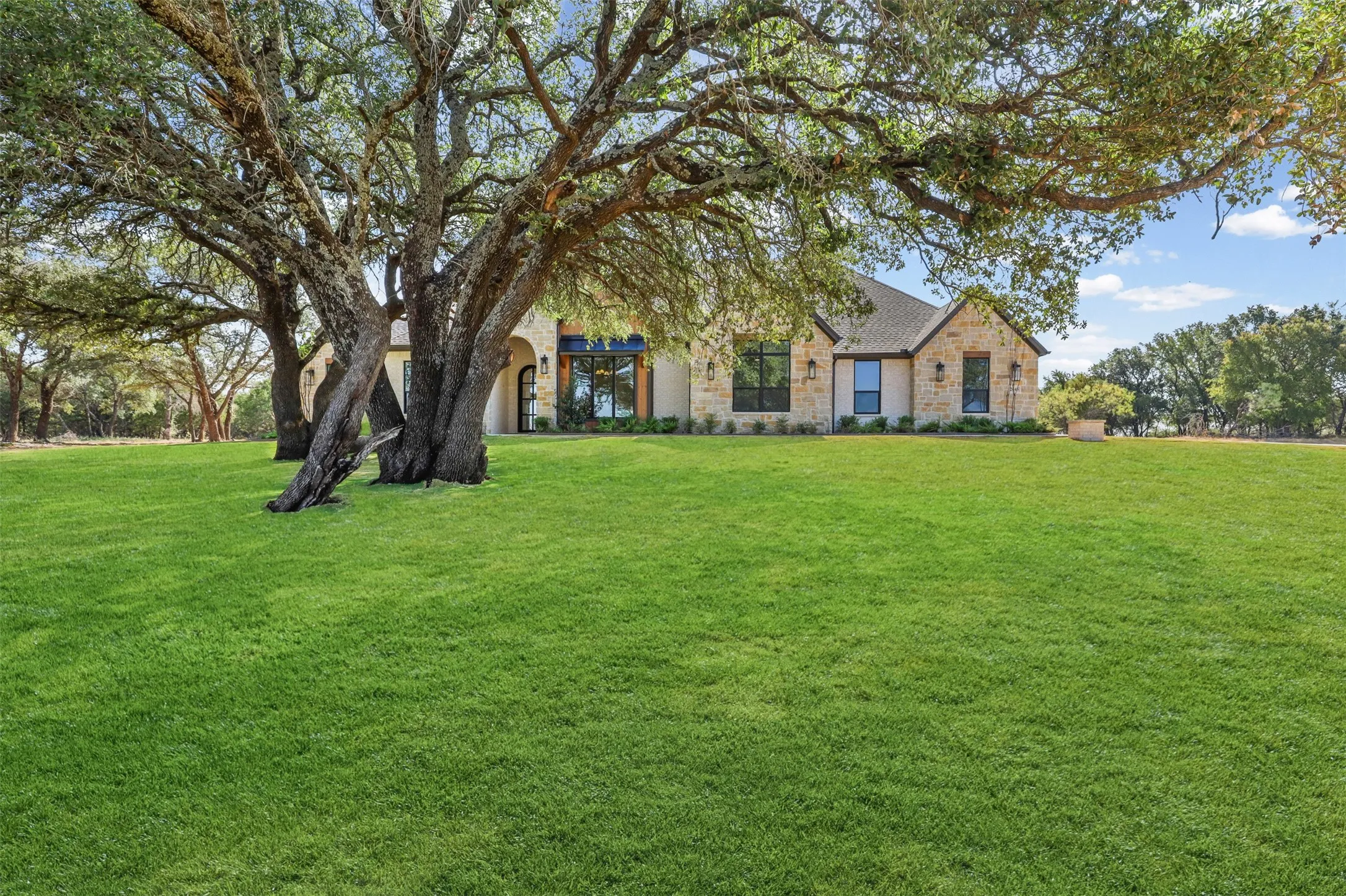 Single Family Residence For Sale in Parker County , 2045 Preserve Trail, Weatherford, Texas 76087, 4 Bedroom, 4 Bathroom, 3 Garage spaces, 3,526 Sqft, built in 2026, mls#21374984, Real Estate Agent in Weatherford, Homes For Sale in Parker county, Homes For Sale in Weatherford, Realtor in Weatherford Texas, Real Estate Brokerage Independent Realty Texas, Luminita Cordes Realtor