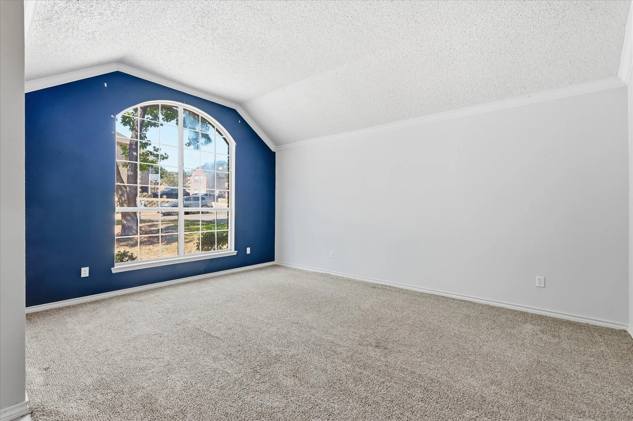 Single Family Residence For Sale in Denton County , 2631 Creekside Way, Highland Village, Texas 75077, 4 Bedroom, 2 Bathroom, 2 Garage spaces, 2,100 Sqft, built in 1989, mls#21376520, Real Estate Agent in Highland Village, Homes For Sale in Denton county, Homes For Sale in Highland Village, Realtor in Highland Village Texas, Real Estate Brokerage Independent Realty Texas, Luminita Cordes Realtor