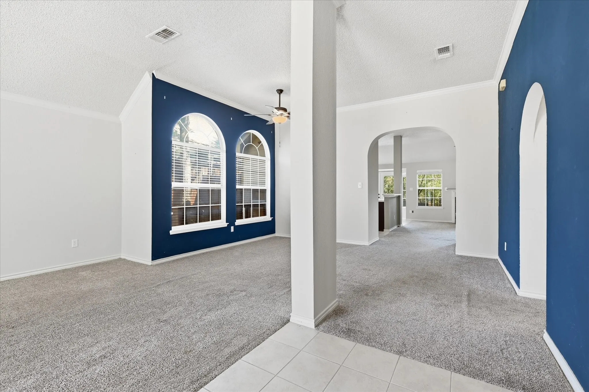 Single Family Residence For Sale in Denton County , 2631 Creekside Way, Highland Village, Texas 75077, 4 Bedroom, 2 Bathroom, 2 Garage spaces, 2,100 Sqft, built in 1989, mls#21376520, Real Estate Agent in Highland Village, Homes For Sale in Denton county, Homes For Sale in Highland Village, Realtor in Highland Village Texas, Real Estate Brokerage Independent Realty Texas, Luminita Cordes Realtor