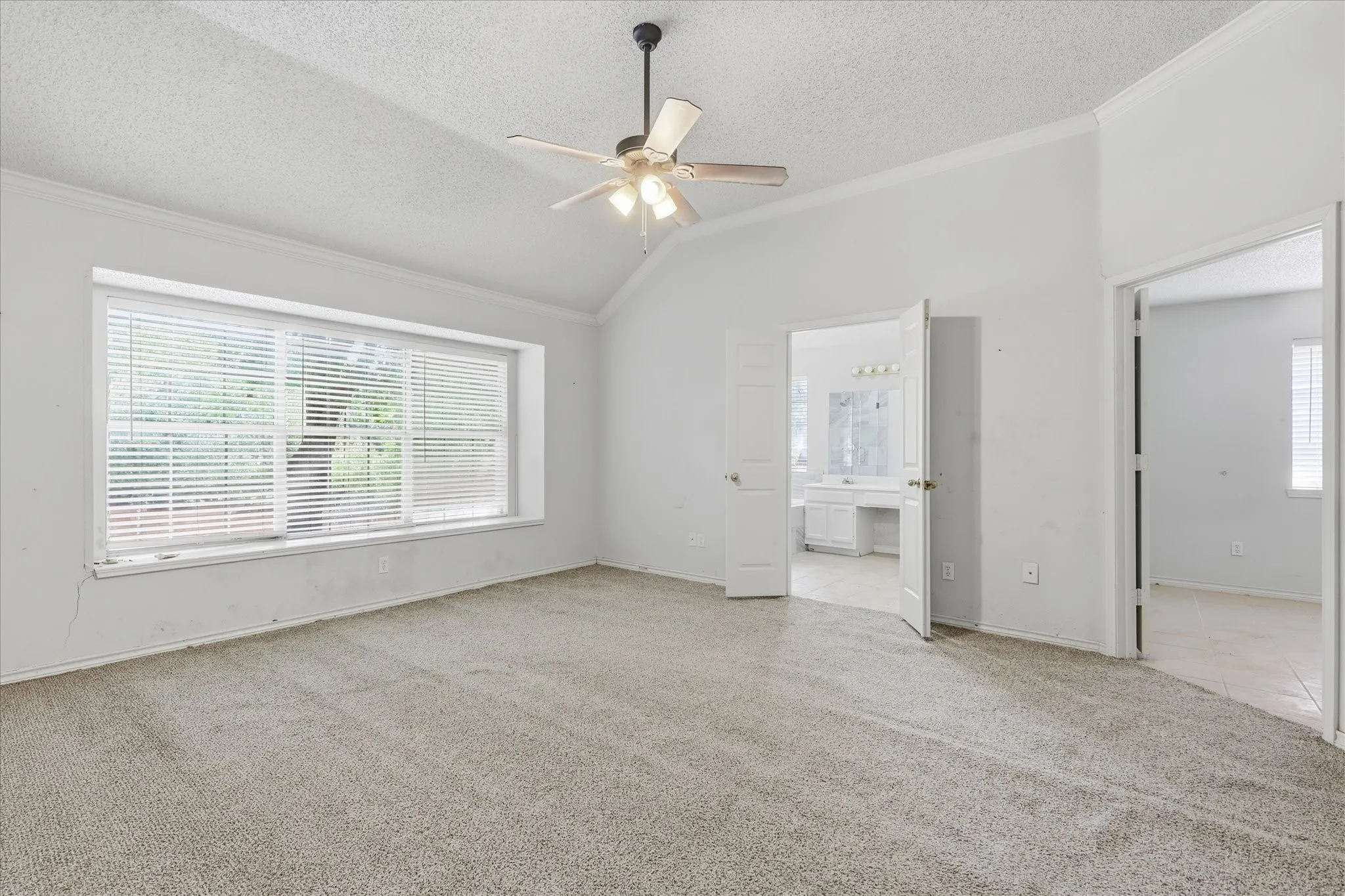 Single Family Residence For Sale in Denton County , 2631 Creekside Way, Highland Village, Texas 75077, 4 Bedroom, 2 Bathroom, 2 Garage spaces, 2,100 Sqft, built in 1989, mls#21376520, Real Estate Agent in Highland Village, Homes For Sale in Denton county, Homes For Sale in Highland Village, Realtor in Highland Village Texas, Real Estate Brokerage Independent Realty Texas, Luminita Cordes Realtor