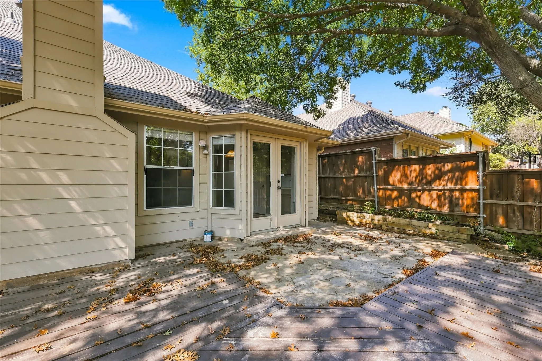 Single Family Residence For Sale in Denton County , 2631 Creekside Way, Highland Village, Texas 75077, 4 Bedroom, 2 Bathroom, 2 Garage spaces, 2,100 Sqft, built in 1989, mls#21376520, Real Estate Agent in Highland Village, Homes For Sale in Denton county, Homes For Sale in Highland Village, Realtor in Highland Village Texas, Real Estate Brokerage Independent Realty Texas, Luminita Cordes Realtor