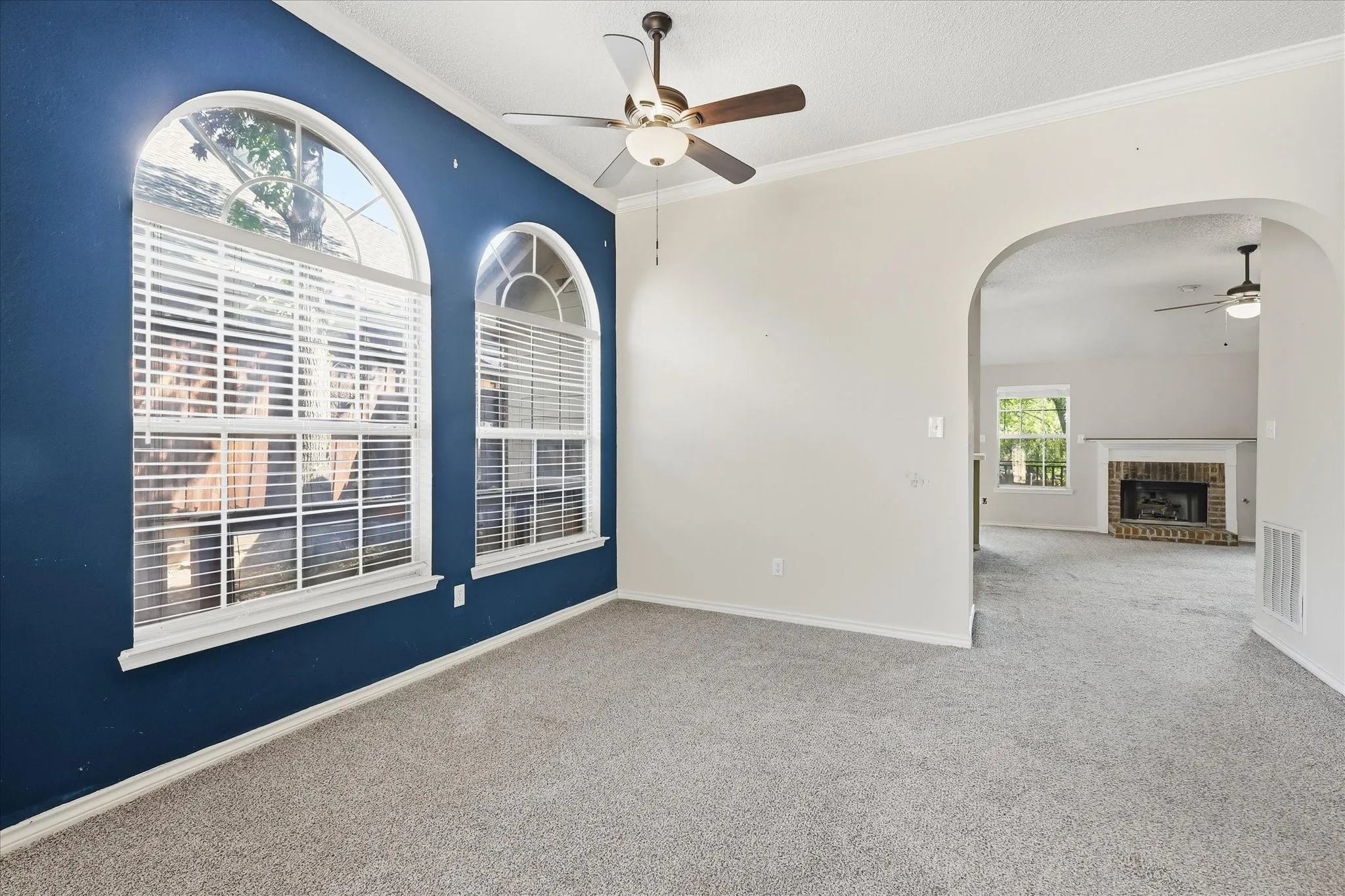 Single Family Residence For Sale in Denton County , 2631 Creekside Way, Highland Village, Texas 75077, 4 Bedroom, 2 Bathroom, 2 Garage spaces, 2,100 Sqft, built in 1989, mls#21376520, Real Estate Agent in Highland Village, Homes For Sale in Denton county, Homes For Sale in Highland Village, Realtor in Highland Village Texas, Real Estate Brokerage Independent Realty Texas, Luminita Cordes Realtor