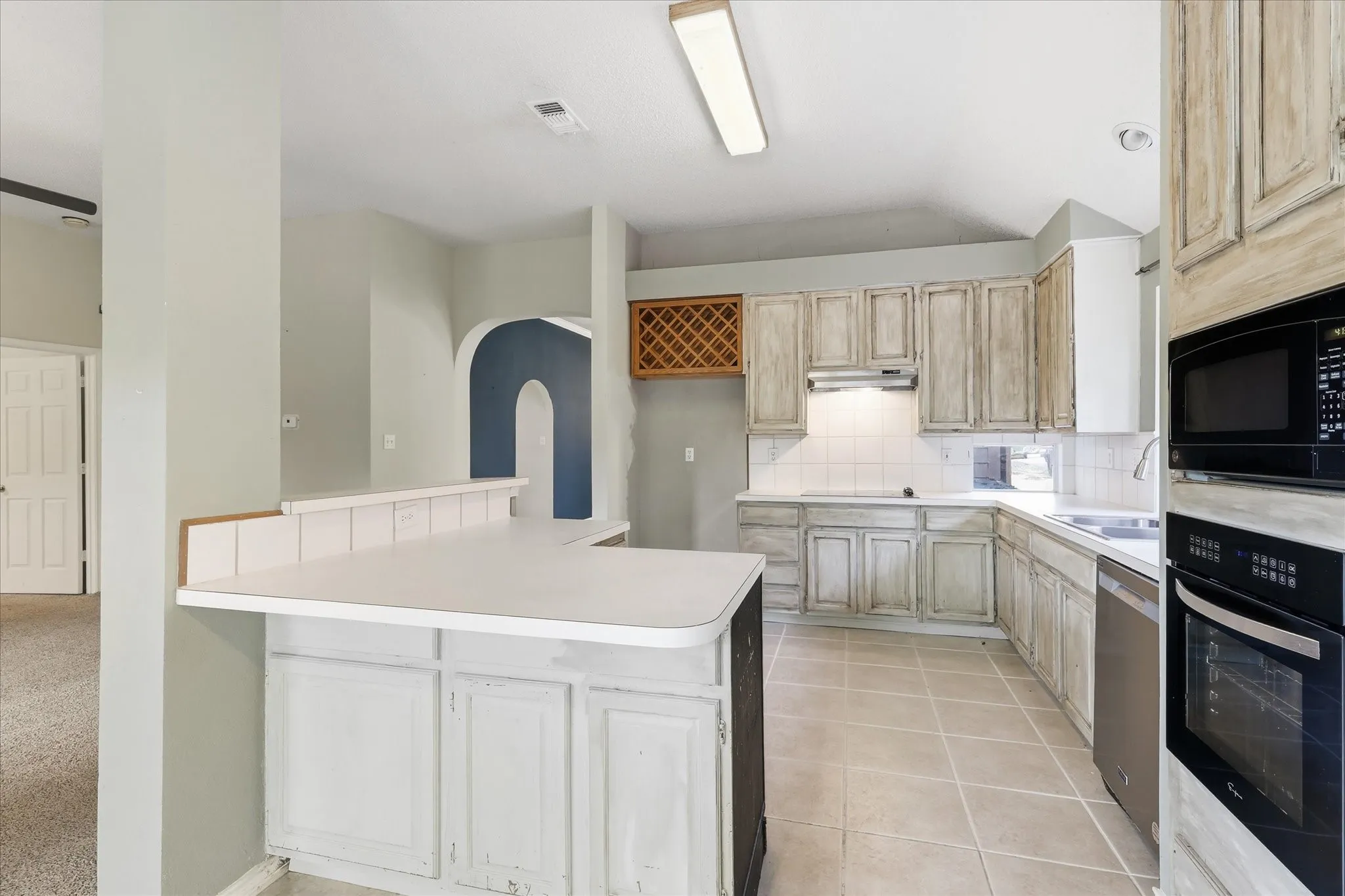 Single Family Residence For Sale in Denton County , 2631 Creekside Way, Highland Village, Texas 75077, 4 Bedroom, 2 Bathroom, 2 Garage spaces, 2,100 Sqft, built in 1989, mls#21376520, Real Estate Agent in Highland Village, Homes For Sale in Denton county, Homes For Sale in Highland Village, Realtor in Highland Village Texas, Real Estate Brokerage Independent Realty Texas, Luminita Cordes Realtor