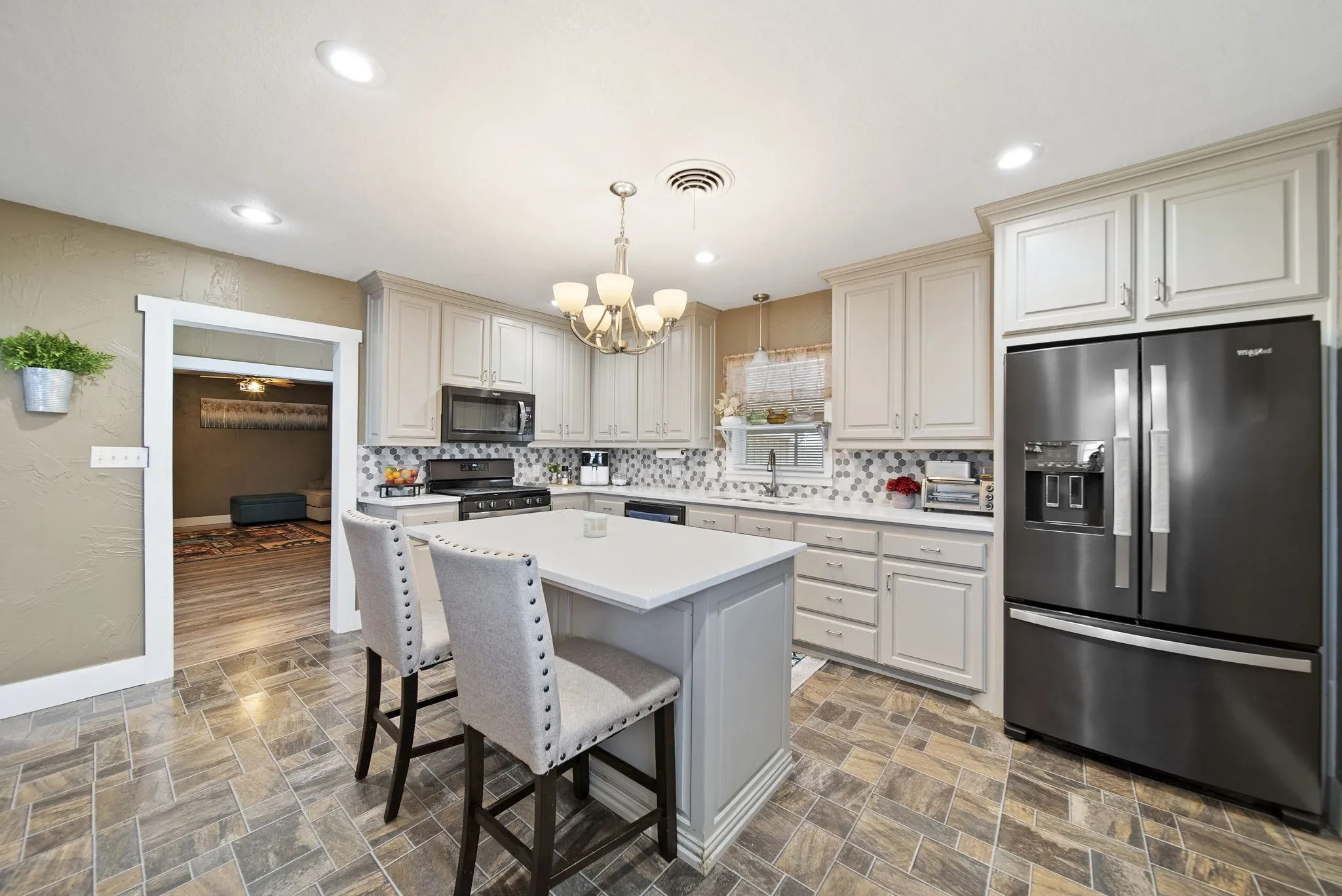 Single Family Residence For Sale in Denton County , 258 Bobcat Road, Sanger, Texas 76266, 3 Bedroom, 2 Bathroom, 2 Garage spaces, 2,559 Sqft, built in 1970, mls#21377203, Real Estate Agent in Sanger, Homes For Sale in Denton county, Homes For Sale in Sanger, Realtor in Sanger Texas, Real Estate Brokerage Independent Realty Texas, Luminita Cordes Realtor