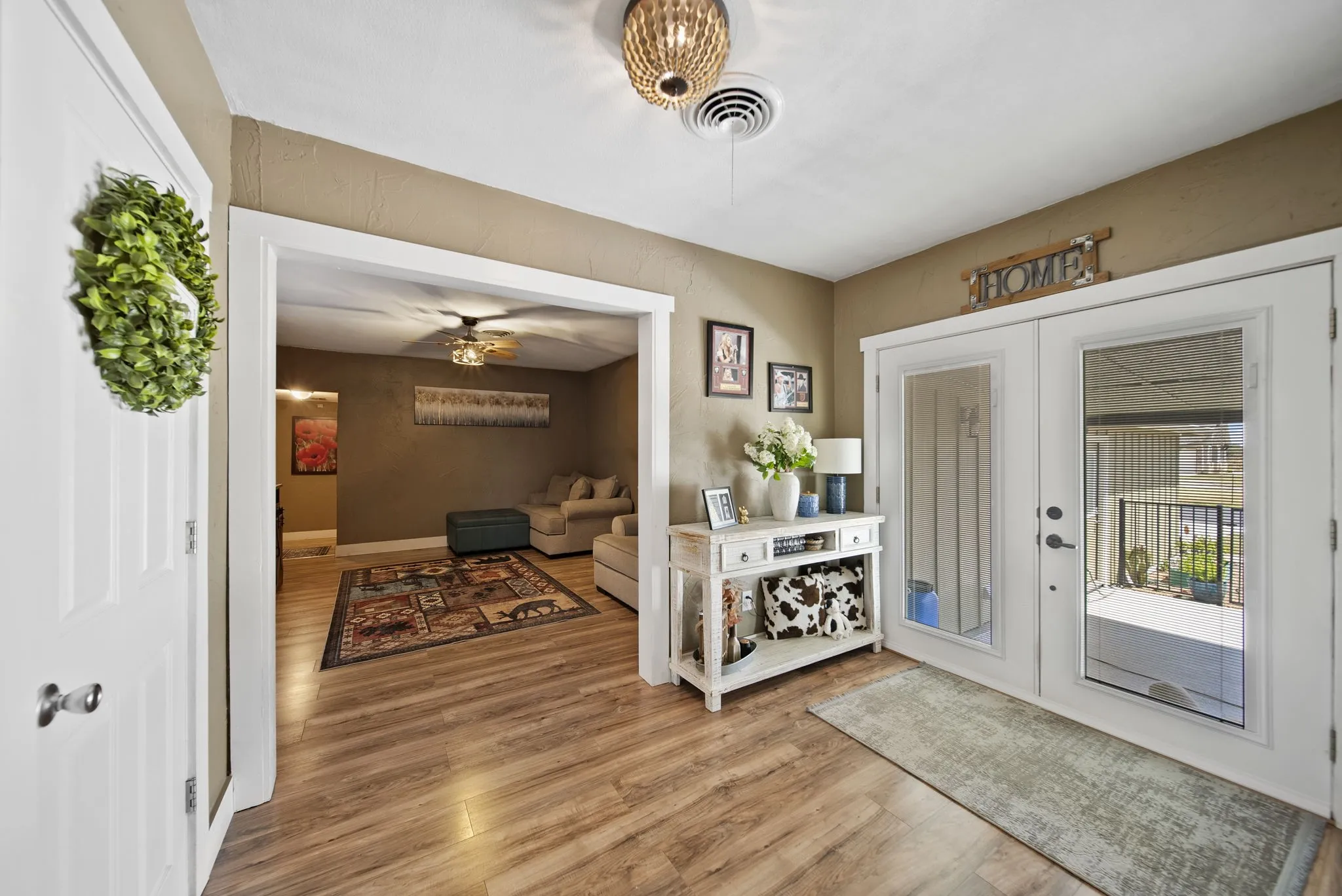 Single Family Residence For Sale in Denton County , 258 Bobcat Road, Sanger, Texas 76266, 3 Bedroom, 2 Bathroom, 2 Garage spaces, 2,559 Sqft, built in 1970, mls#21377203, Real Estate Agent in Sanger, Homes For Sale in Denton county, Homes For Sale in Sanger, Realtor in Sanger Texas, Real Estate Brokerage Independent Realty Texas, Luminita Cordes Realtor