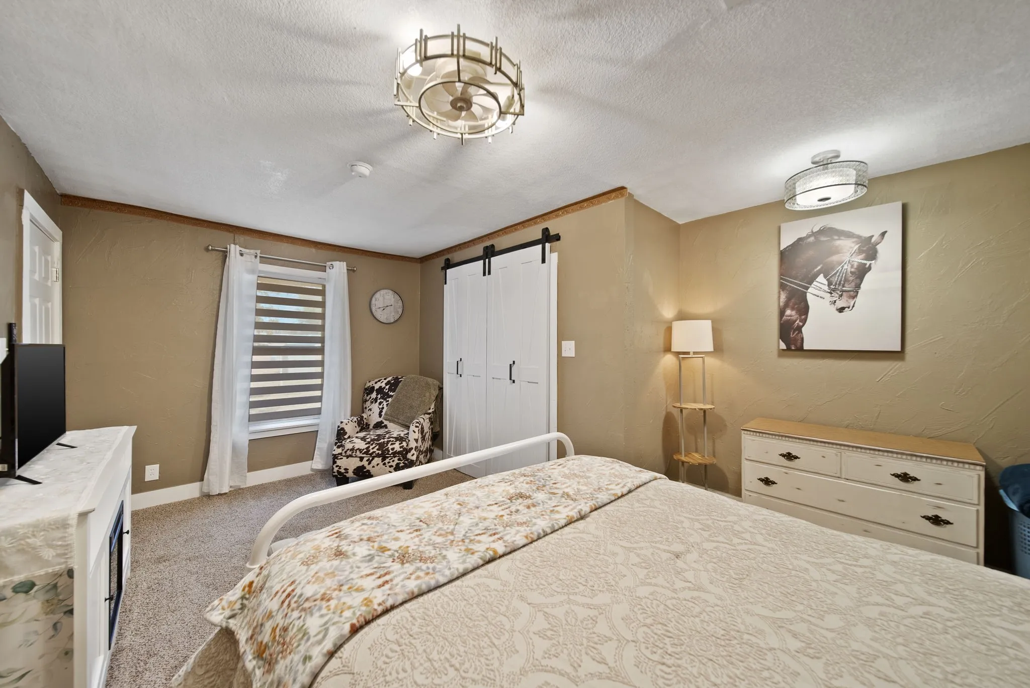 Single Family Residence For Sale in Denton County , 258 Bobcat Road, Sanger, Texas 76266, 3 Bedroom, 2 Bathroom, 2 Garage spaces, 2,559 Sqft, built in 1970, mls#21377203, Real Estate Agent in Sanger, Homes For Sale in Denton county, Homes For Sale in Sanger, Realtor in Sanger Texas, Real Estate Brokerage Independent Realty Texas, Luminita Cordes Realtor