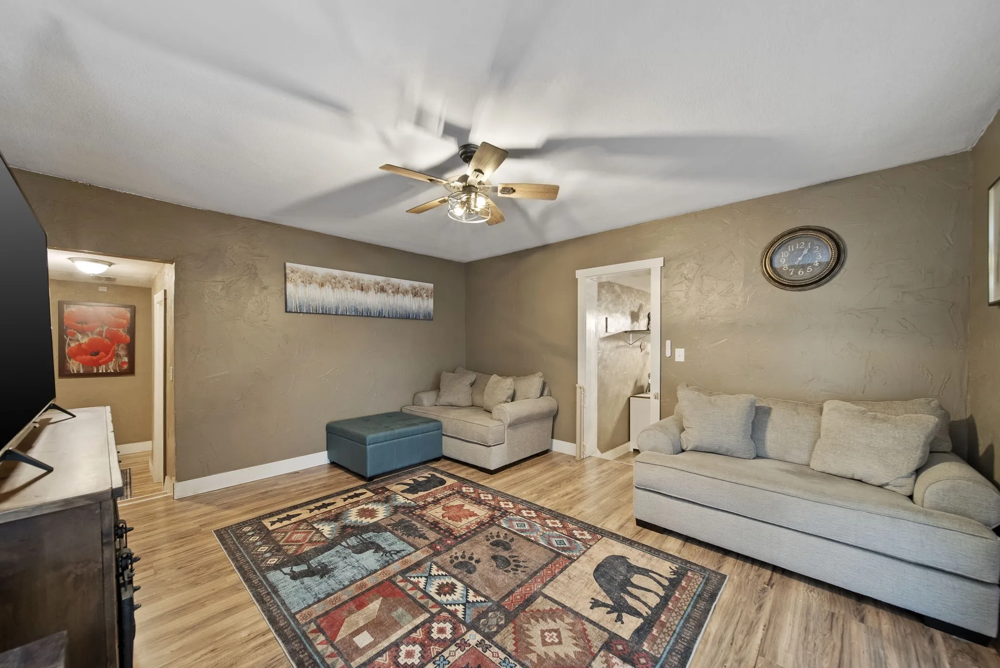 Single Family Residence For Sale in Denton County , 258 Bobcat Road, Sanger, Texas 76266, 3 Bedroom, 2 Bathroom, 2 Garage spaces, 2,559 Sqft, built in 1970, mls#21377203, Real Estate Agent in Sanger, Homes For Sale in Denton county, Homes For Sale in Sanger, Realtor in Sanger Texas, Real Estate Brokerage Independent Realty Texas, Luminita Cordes Realtor