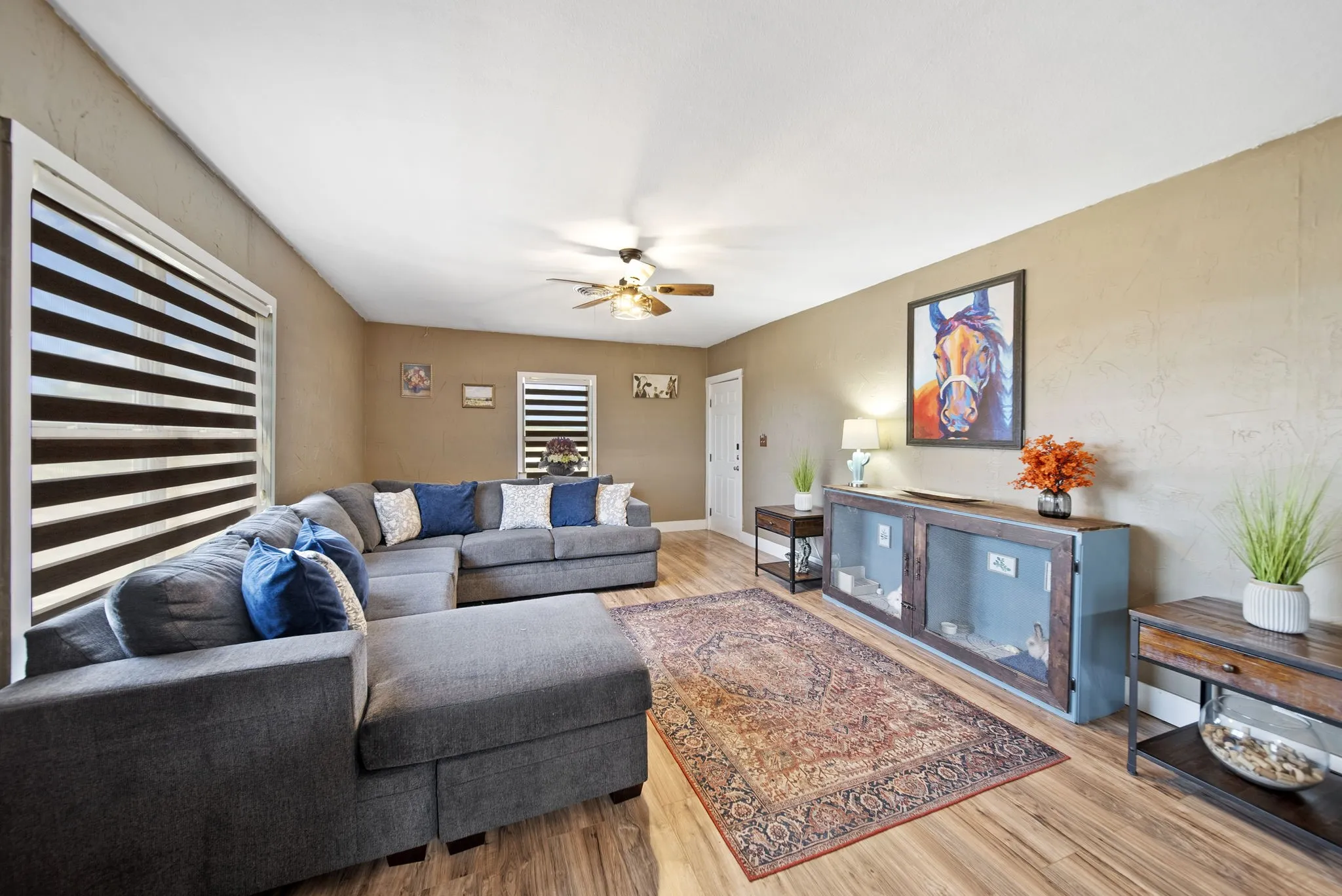Single Family Residence For Sale in Denton County , 258 Bobcat Road, Sanger, Texas 76266, 3 Bedroom, 2 Bathroom, 2 Garage spaces, 2,559 Sqft, built in 1970, mls#21377203, Real Estate Agent in Sanger, Homes For Sale in Denton county, Homes For Sale in Sanger, Realtor in Sanger Texas, Real Estate Brokerage Independent Realty Texas, Luminita Cordes Realtor