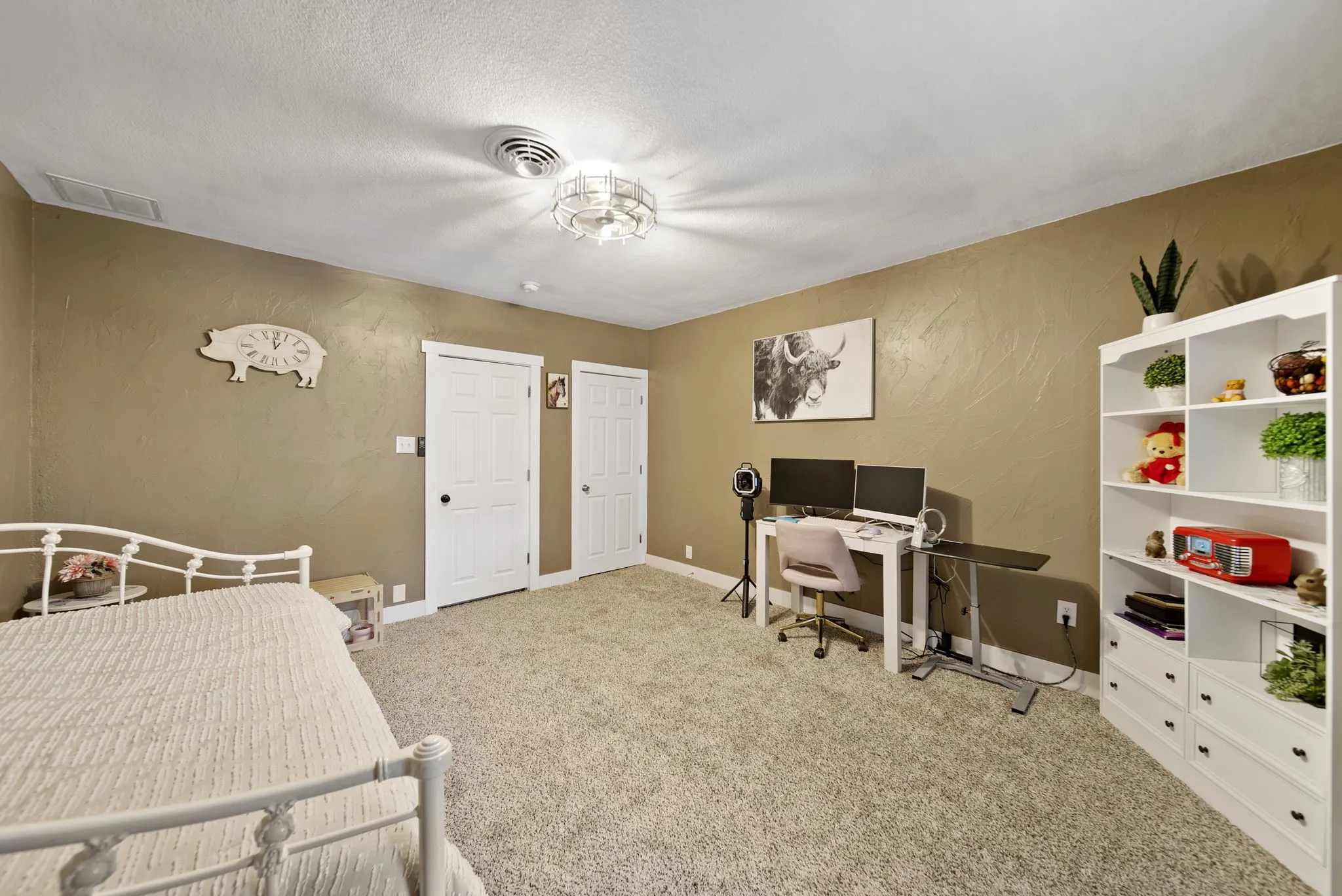 Single Family Residence For Sale in Denton County , 258 Bobcat Road, Sanger, Texas 76266, 3 Bedroom, 2 Bathroom, 2 Garage spaces, 2,559 Sqft, built in 1970, mls#21377203, Real Estate Agent in Sanger, Homes For Sale in Denton county, Homes For Sale in Sanger, Realtor in Sanger Texas, Real Estate Brokerage Independent Realty Texas, Luminita Cordes Realtor