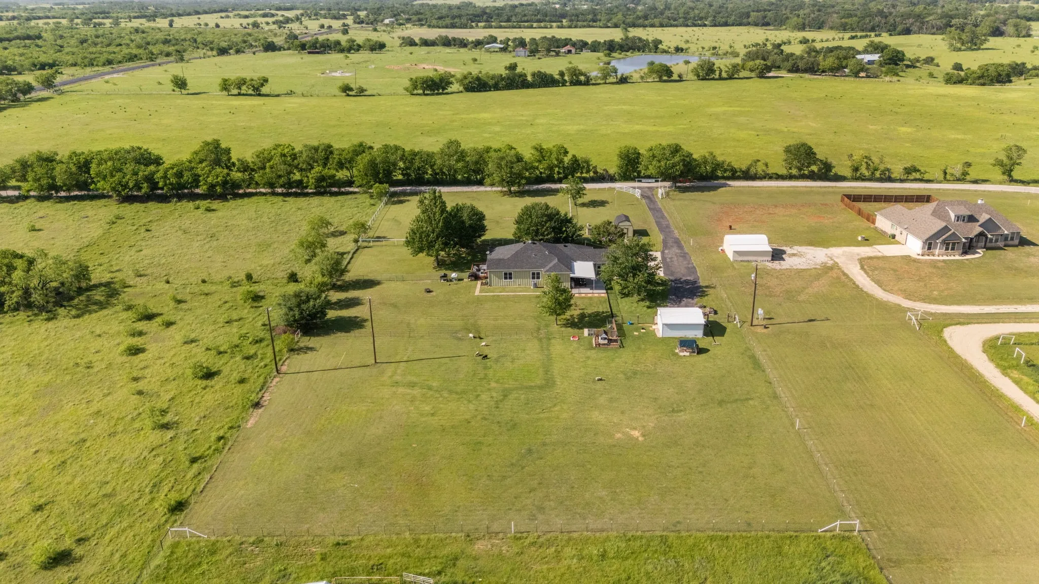 Single Family Residence For Sale in Denton County , 258 Bobcat Road, Sanger, Texas 76266, 3 Bedroom, 2 Bathroom, 2 Garage spaces, 2,559 Sqft, built in 1970, mls#21377203, Real Estate Agent in Sanger, Homes For Sale in Denton county, Homes For Sale in Sanger, Realtor in Sanger Texas, Real Estate Brokerage Independent Realty Texas, Luminita Cordes Realtor