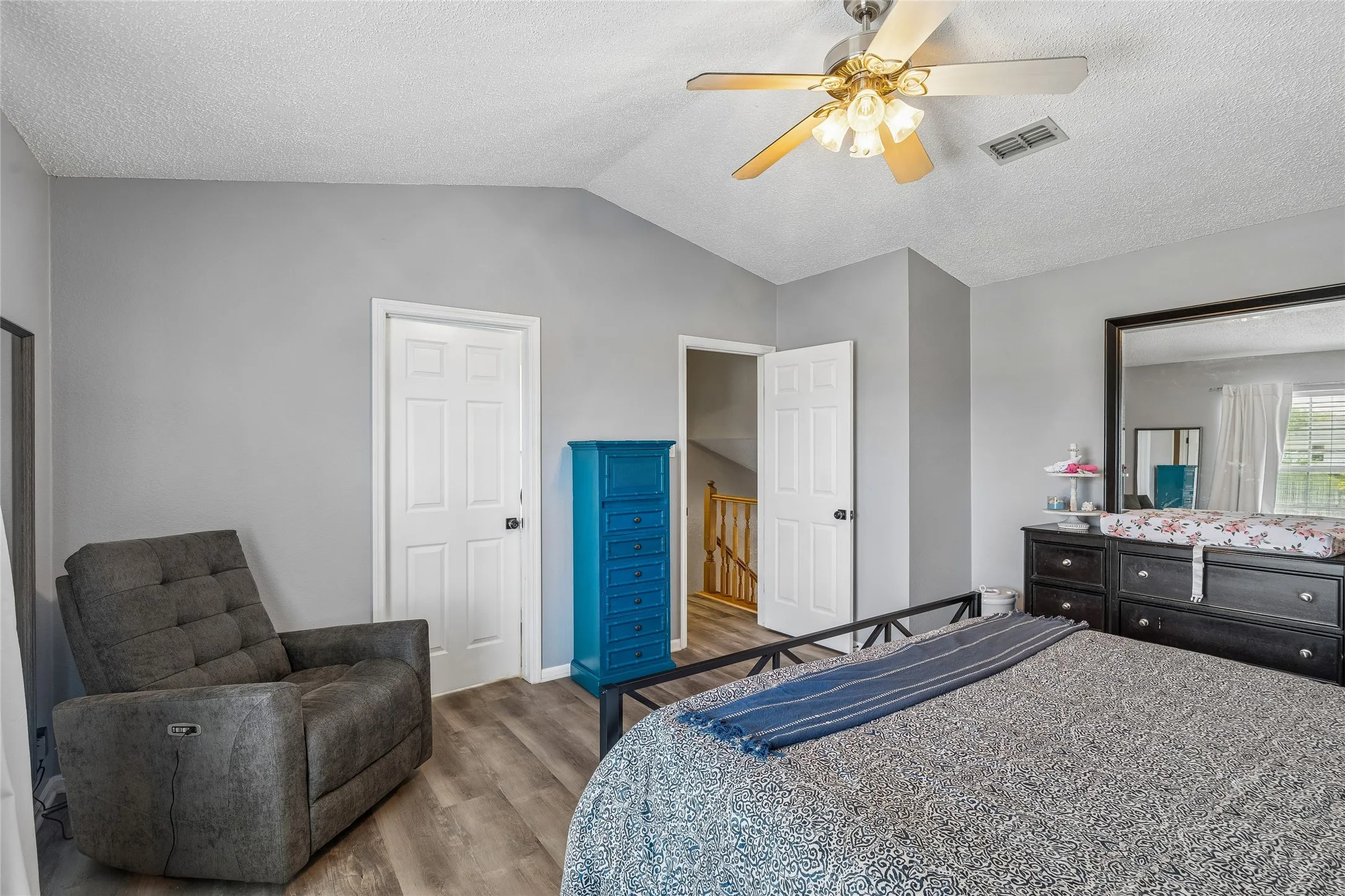 Single Family Residence For Sale in Tarrant County , 2325 Kildeer Trail, Grand Prairie, Texas 75052, 3 Bedroom, 3 Bathroom, 2 Garage spaces, 1,624 Sqft, built in 1988, mls#21377207, Real Estate Agent in Grand Prairie, Homes For Sale in Tarrant county, Homes For Sale in Grand Prairie, Realtor in Grand Prairie Texas, Real Estate Brokerage Independent Realty Texas, Luminita Cordes Realtor