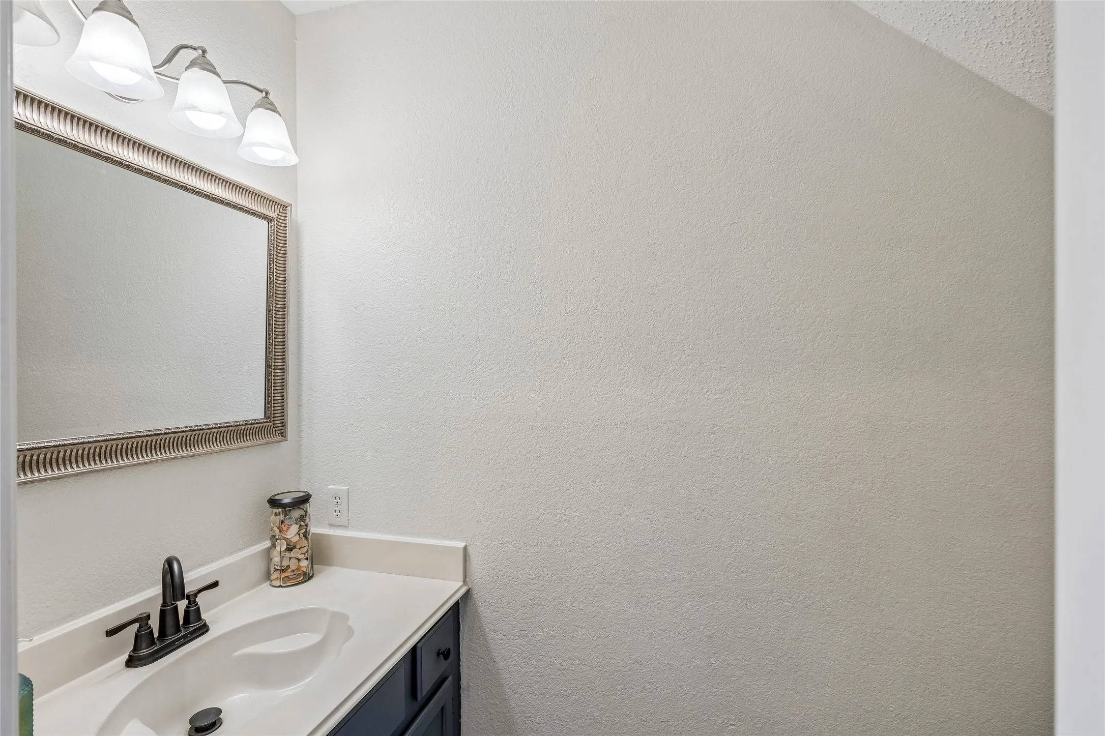 Single Family Residence For Sale in Tarrant County , 2325 Kildeer Trail, Grand Prairie, Texas 75052, 3 Bedroom, 3 Bathroom, 2 Garage spaces, 1,624 Sqft, built in 1988, mls#21377207, Real Estate Agent in Grand Prairie, Homes For Sale in Tarrant county, Homes For Sale in Grand Prairie, Realtor in Grand Prairie Texas, Real Estate Brokerage Independent Realty Texas, Luminita Cordes Realtor