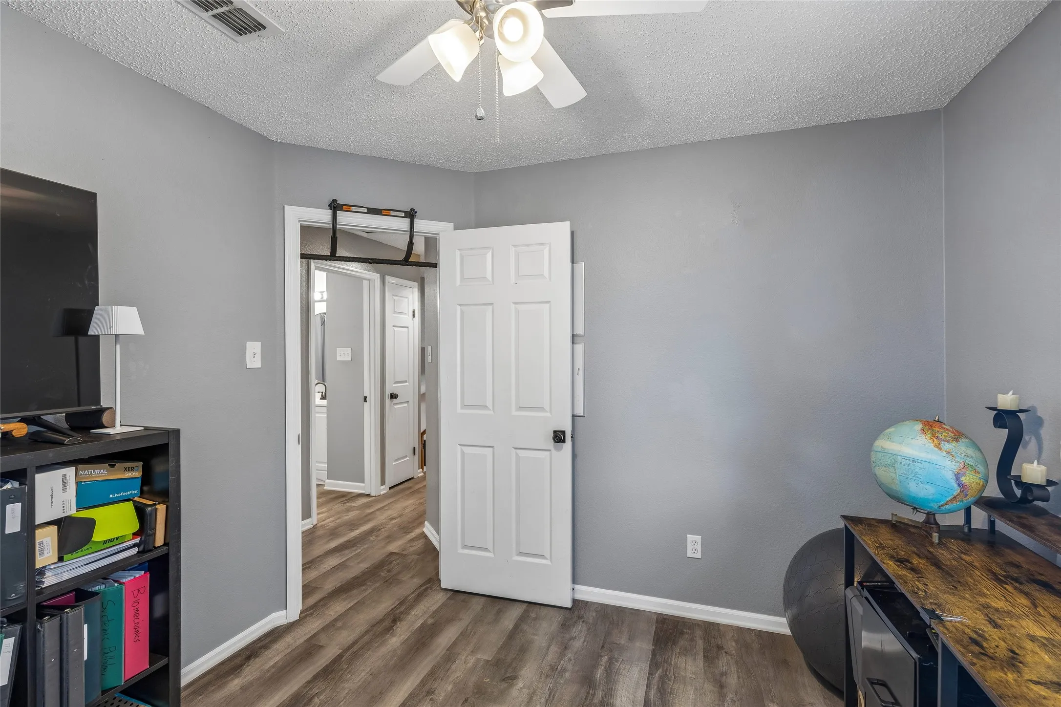 Single Family Residence For Sale in Tarrant County , 2325 Kildeer Trail, Grand Prairie, Texas 75052, 3 Bedroom, 3 Bathroom, 2 Garage spaces, 1,624 Sqft, built in 1988, mls#21377207, Real Estate Agent in Grand Prairie, Homes For Sale in Tarrant county, Homes For Sale in Grand Prairie, Realtor in Grand Prairie Texas, Real Estate Brokerage Independent Realty Texas, Luminita Cordes Realtor