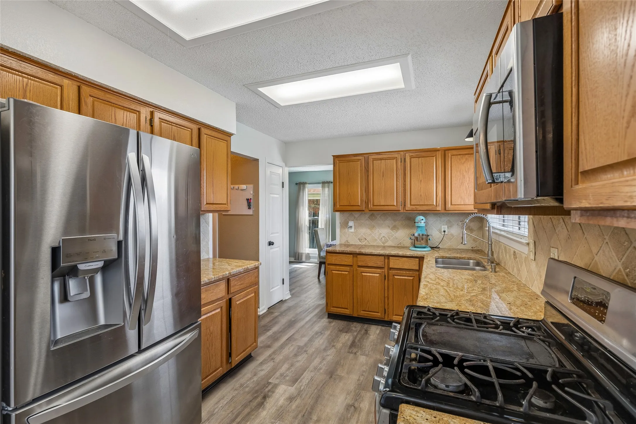 Single Family Residence For Sale in Tarrant County , 2325 Kildeer Trail, Grand Prairie, Texas 75052, 3 Bedroom, 3 Bathroom, 2 Garage spaces, 1,624 Sqft, built in 1988, mls#21377207, Real Estate Agent in Grand Prairie, Homes For Sale in Tarrant county, Homes For Sale in Grand Prairie, Realtor in Grand Prairie Texas, Real Estate Brokerage Independent Realty Texas, Luminita Cordes Realtor