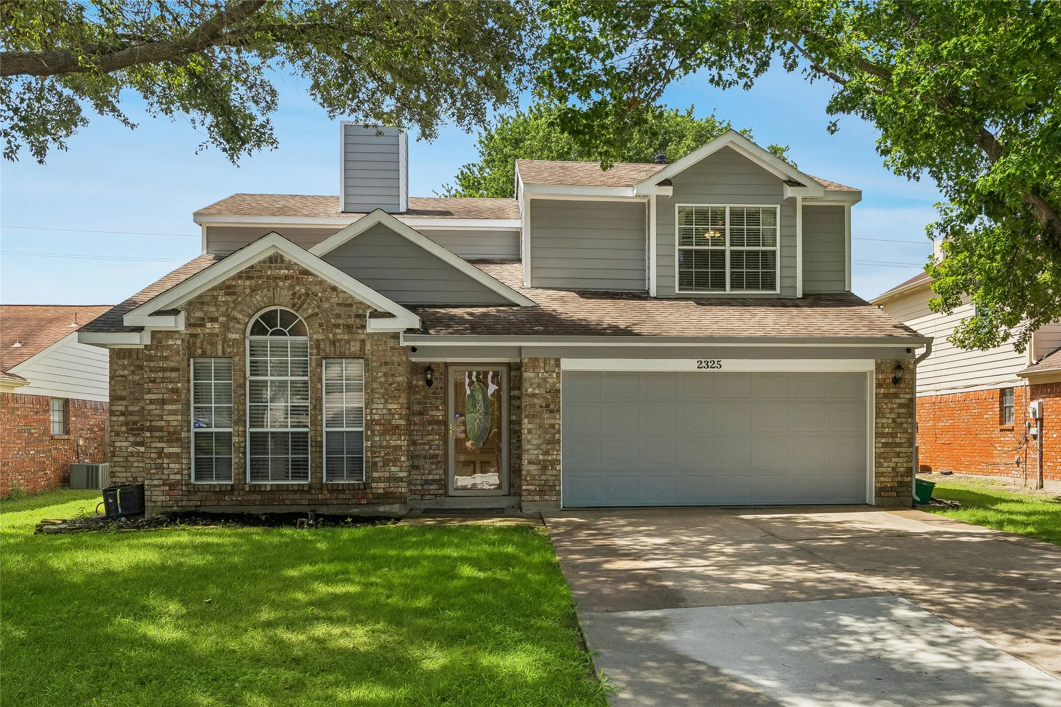 Single Family Residence For Sale in Tarrant County , 2325 Kildeer Trail, Grand Prairie, Texas 75052, 3 Bedroom, 3 Bathroom, 2 Garage spaces, 1,624 Sqft, built in 1988, mls#21377207, Real Estate Agent in Grand Prairie, Homes For Sale in Tarrant county, Homes For Sale in Grand Prairie, Realtor in Grand Prairie Texas, Real Estate Brokerage Independent Realty Texas, Luminita Cordes Realtor