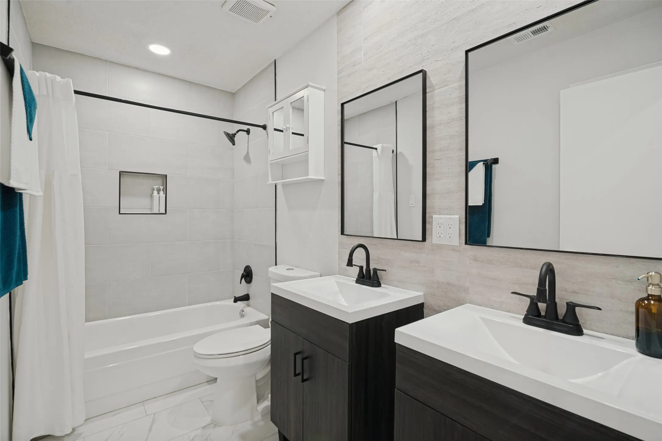 Single Family Residence For Sale in Dallas County , 7914 Coastway Drive, Rowlett, Texas 75088, 4 Bedroom, 2 Bathroom, 2 Garage spaces, 2,134 Sqft, built in 1988, mls#21376328, Real Estate Agent in Rowlett, Homes For Sale in Dallas county, Homes For Sale in Rowlett, Realtor in Rowlett Texas, Real Estate Brokerage Independent Realty Texas, Luminita Cordes Realtor