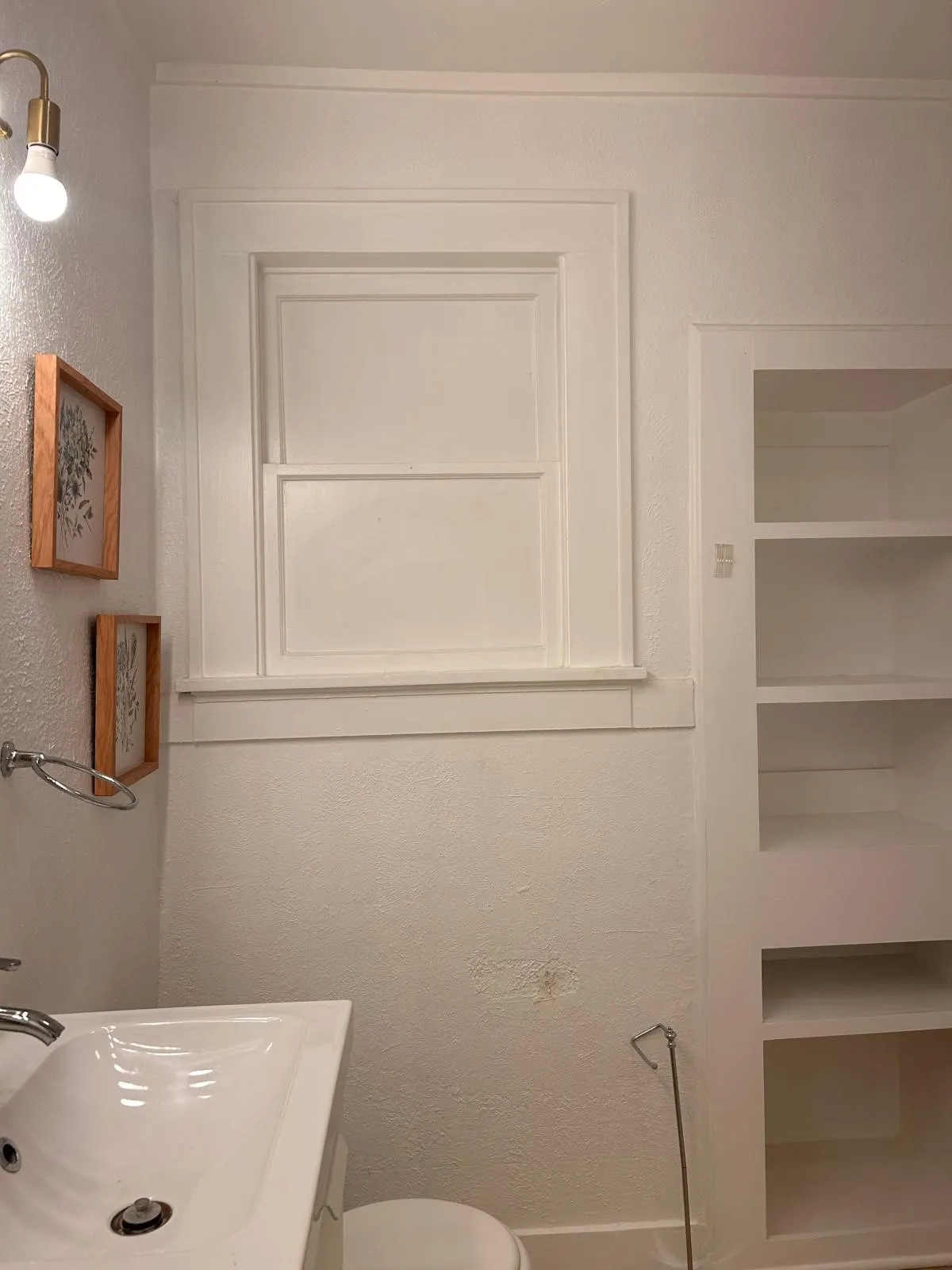 Apartment For Rent in Dallas County , 5800 Prospect Avenue 4, Dallas, Texas 75206, 2 Bedroom, 1 Bathroom, Garage spaces, 1,400 Sqft, built in 1926, mls#21377210, Real Estate Agent in Dallas, Homes For Rent in Dallas county, Homes For Rent in Dallas, Realtor in Dallas Texas, Real Estate Brokerage Independent Realty Texas, Luminita Cordes Realtor