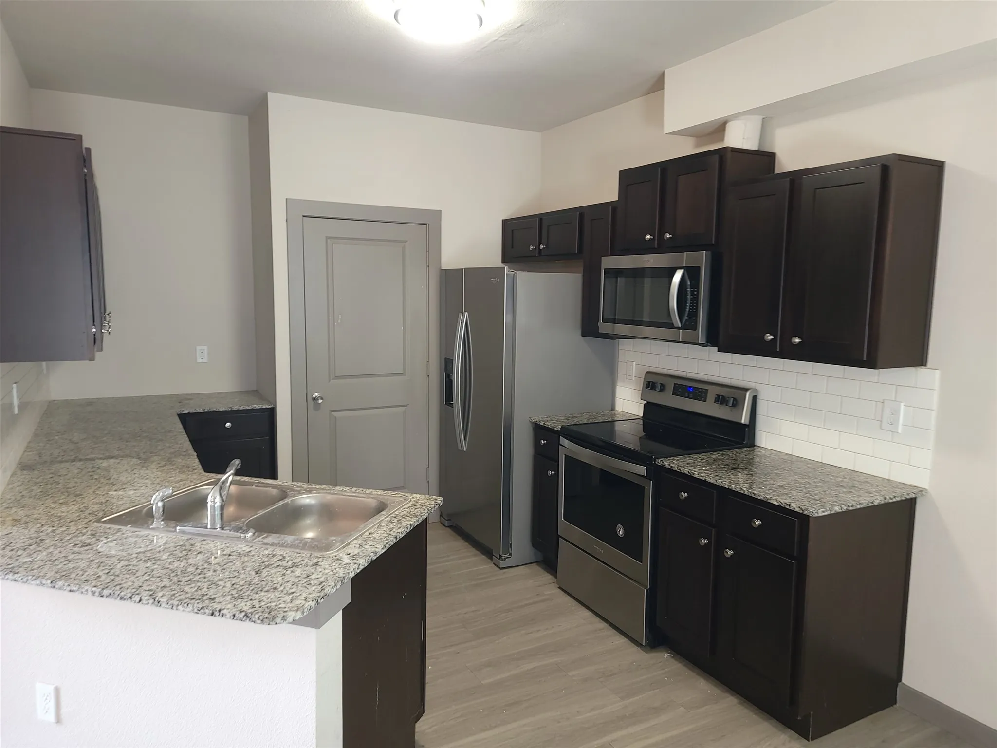 Townhouse For Rent in Tarrant County , 10604 Tube Drive 104, Hurst, Texas 76053, 2 Bedroom, 3 Bathroom, Garage spaces, 1,350 Sqft, built in 2019, mls#21368731, Real Estate Agent in Hurst, Homes For Rent in Tarrant county, Homes For Rent in Hurst, Realtor in Hurst Texas, Real Estate Brokerage Independent Realty Texas, Luminita Cordes Realtor