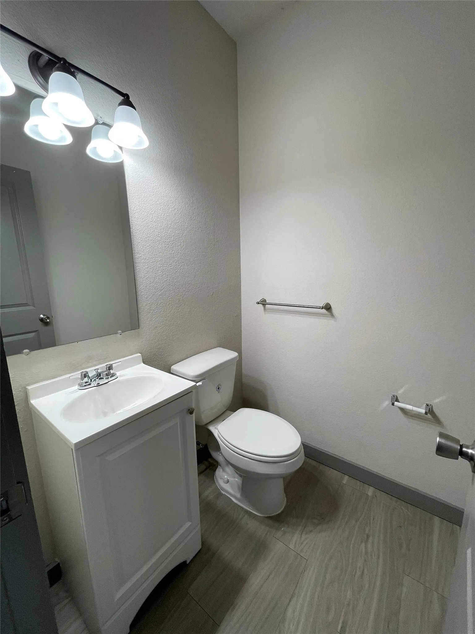 Townhouse For Rent in Tarrant County , 10604 Tube Drive 104, Hurst, Texas 76053, 2 Bedroom, 3 Bathroom, Garage spaces, 1,350 Sqft, built in 2019, mls#21368731, Real Estate Agent in Hurst, Homes For Rent in Tarrant county, Homes For Rent in Hurst, Realtor in Hurst Texas, Real Estate Brokerage Independent Realty Texas, Luminita Cordes Realtor
