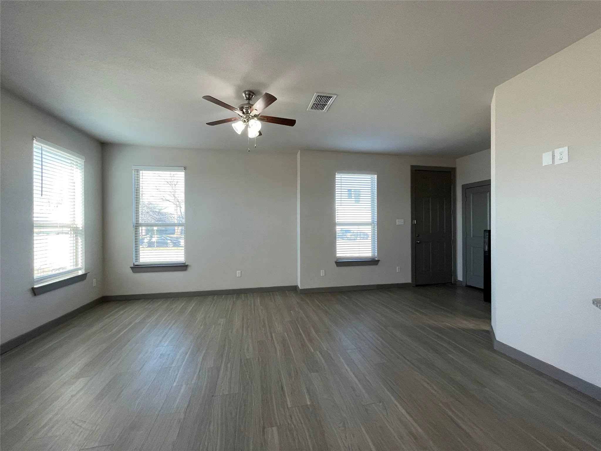 Townhouse For Rent in Tarrant County , 10604 Tube Drive 104, Hurst, Texas 76053, 2 Bedroom, 3 Bathroom, Garage spaces, 1,350 Sqft, built in 2019, mls#21368731, Real Estate Agent in Hurst, Homes For Rent in Tarrant county, Homes For Rent in Hurst, Realtor in Hurst Texas, Real Estate Brokerage Independent Realty Texas, Luminita Cordes Realtor