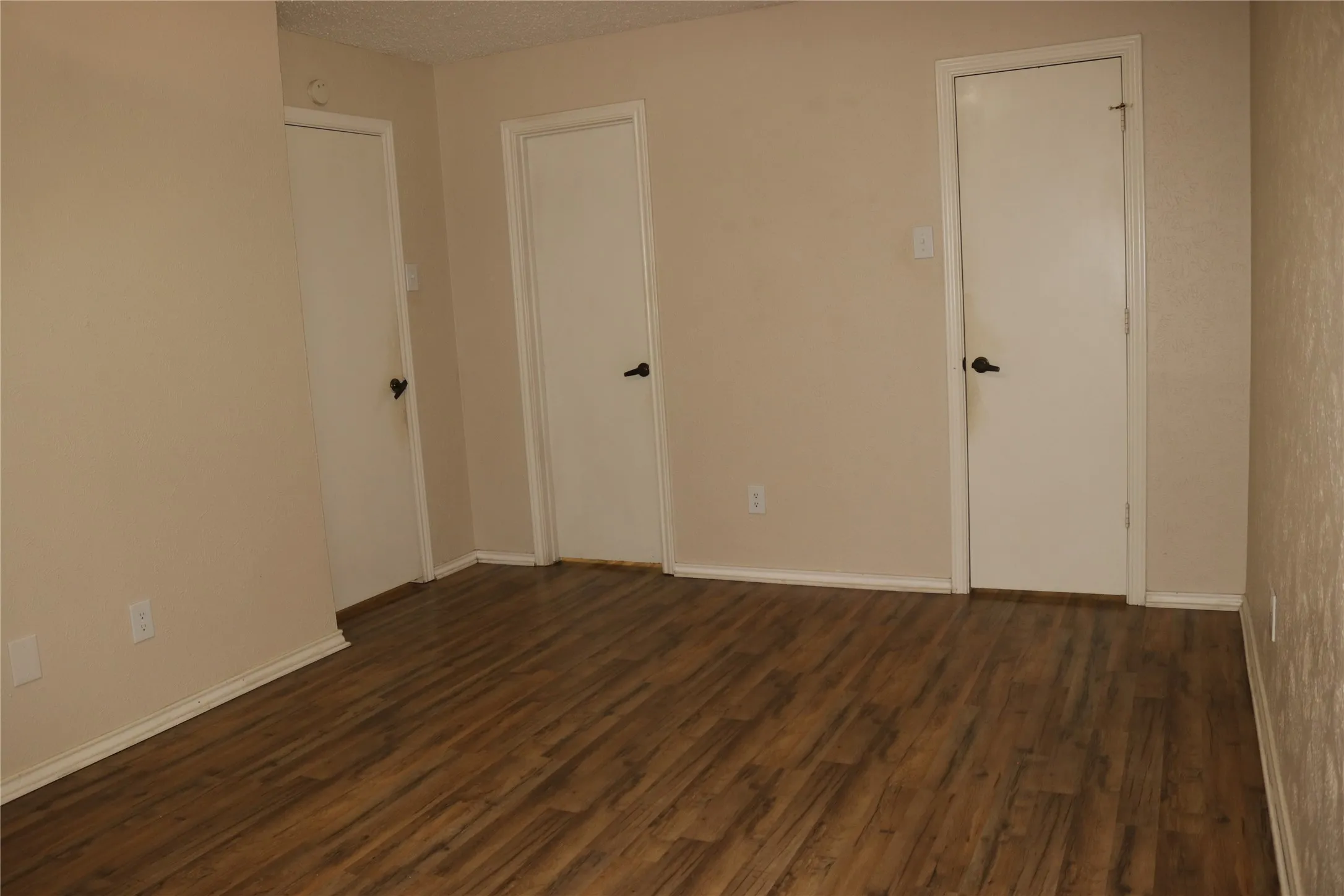 Single Family Residence For Rent in Dallas County , 1515 Cherrycrest Street, Dallas, Texas 75228, 2 Bedroom, 2 Bathroom, 2 Garage spaces, 1,220 Sqft, built in 1979, mls#21377215, Real Estate Agent in Dallas, Homes For Rent in Dallas county, Homes For Rent in Dallas, Realtor in Dallas Texas, Real Estate Brokerage Independent Realty Texas, Luminita Cordes Realtor