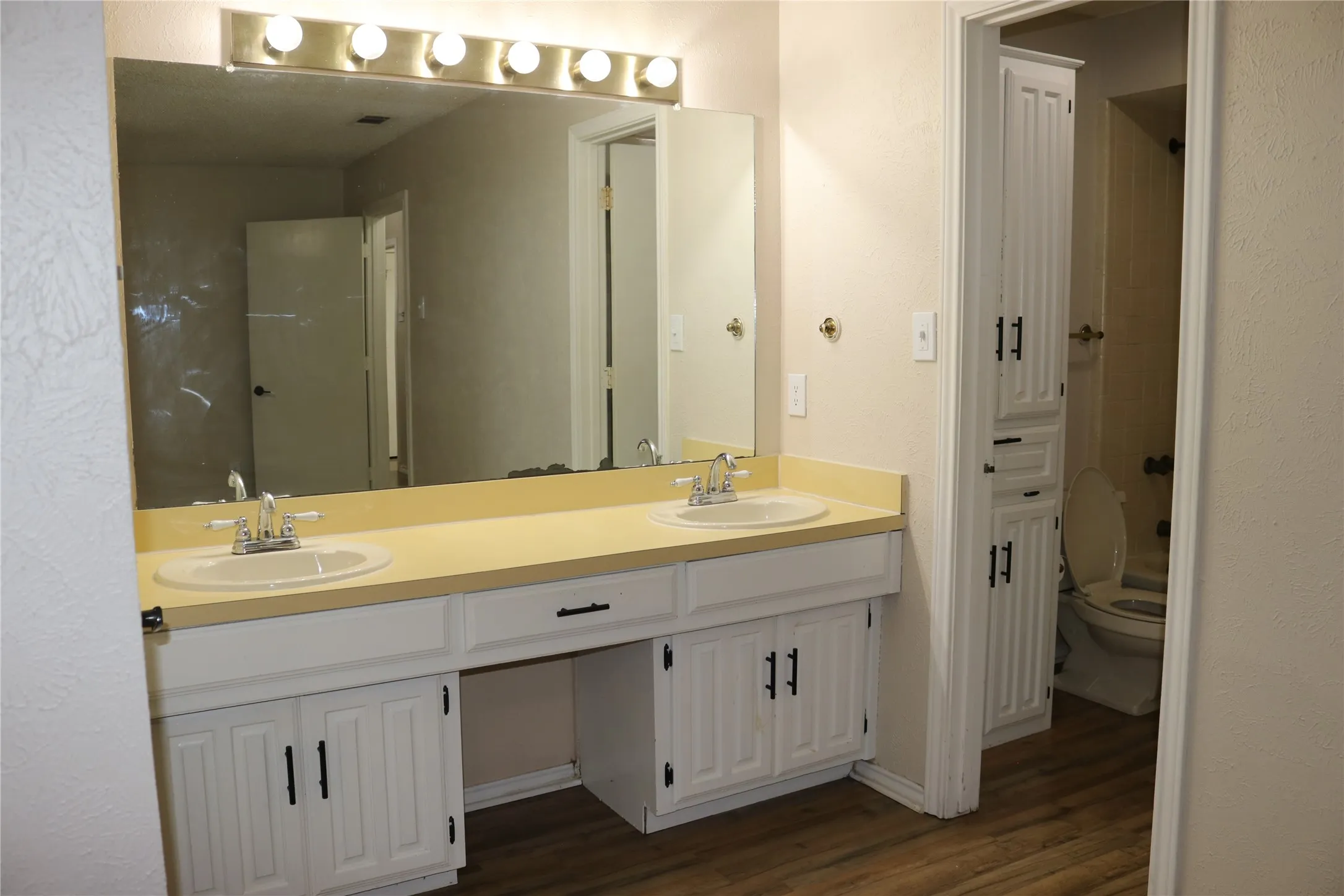 Single Family Residence For Rent in Dallas County , 1515 Cherrycrest Street, Dallas, Texas 75228, 2 Bedroom, 2 Bathroom, 2 Garage spaces, 1,220 Sqft, built in 1979, mls#21377215, Real Estate Agent in Dallas, Homes For Rent in Dallas county, Homes For Rent in Dallas, Realtor in Dallas Texas, Real Estate Brokerage Independent Realty Texas, Luminita Cordes Realtor