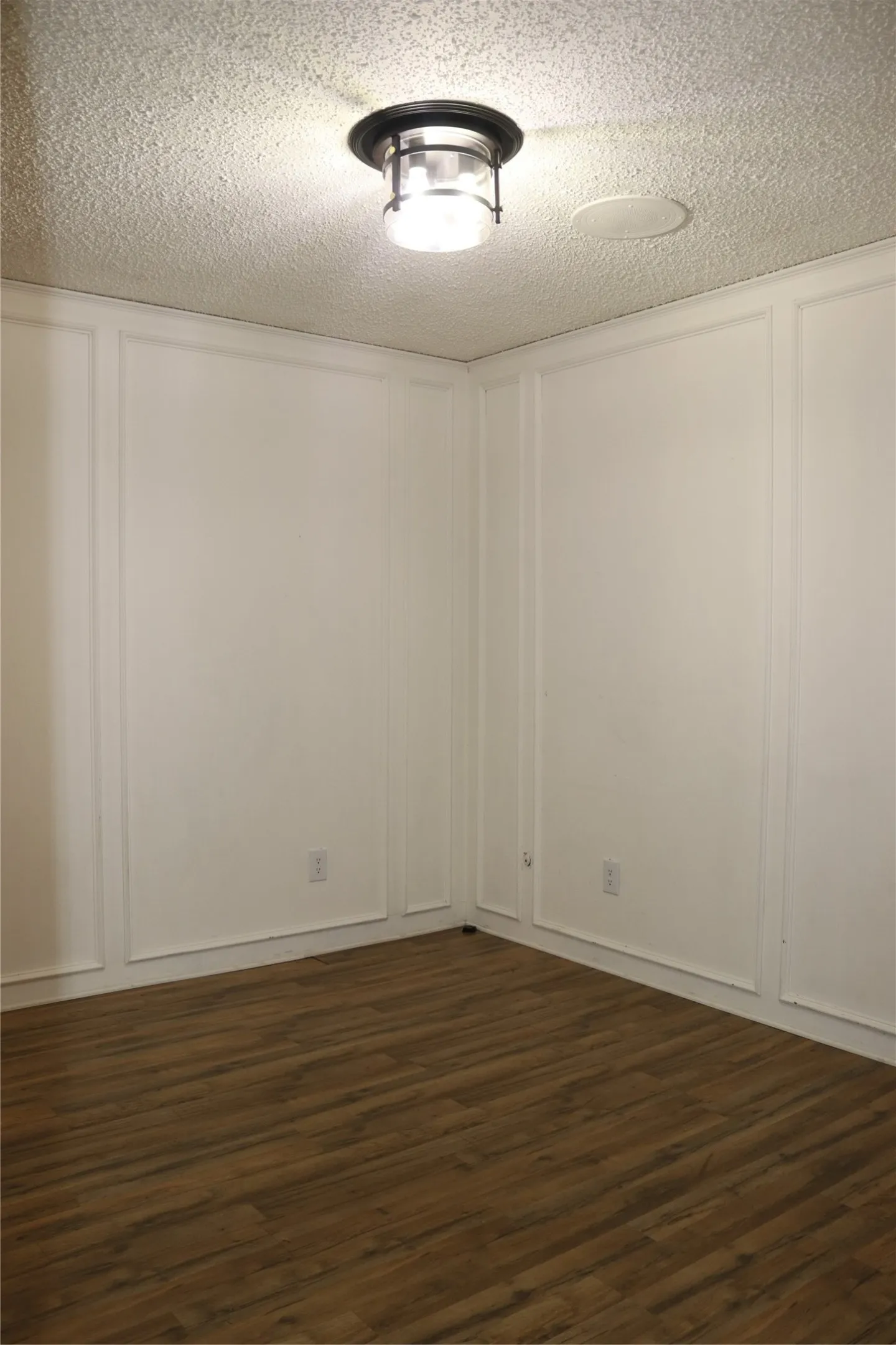 Single Family Residence For Rent in Dallas County , 1515 Cherrycrest Street, Dallas, Texas 75228, 2 Bedroom, 2 Bathroom, 2 Garage spaces, 1,220 Sqft, built in 1979, mls#21377215, Real Estate Agent in Dallas, Homes For Rent in Dallas county, Homes For Rent in Dallas, Realtor in Dallas Texas, Real Estate Brokerage Independent Realty Texas, Luminita Cordes Realtor