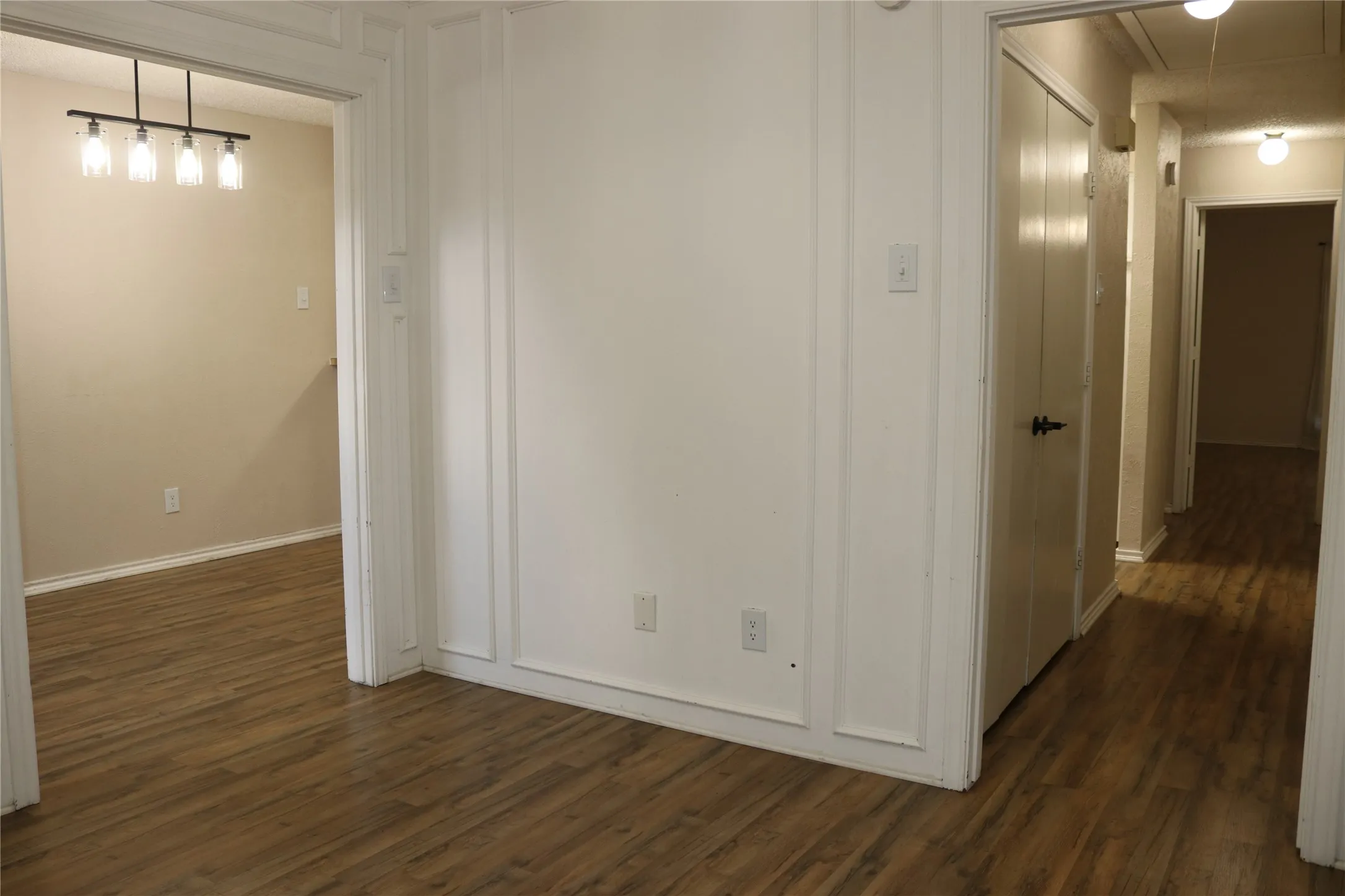 Single Family Residence For Rent in Dallas County , 1515 Cherrycrest Street, Dallas, Texas 75228, 2 Bedroom, 2 Bathroom, 2 Garage spaces, 1,220 Sqft, built in 1979, mls#21377215, Real Estate Agent in Dallas, Homes For Rent in Dallas county, Homes For Rent in Dallas, Realtor in Dallas Texas, Real Estate Brokerage Independent Realty Texas, Luminita Cordes Realtor