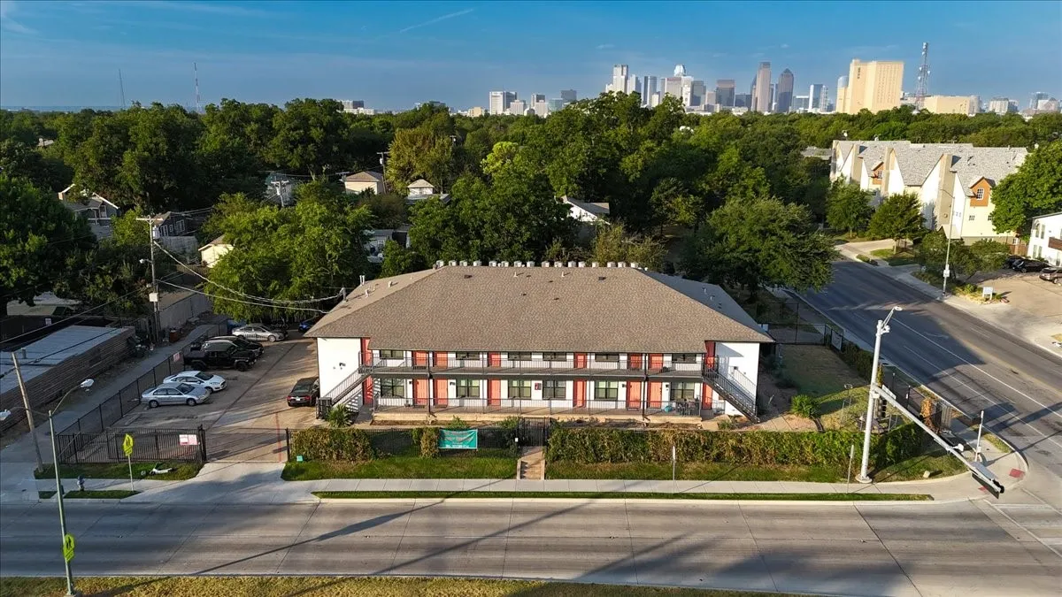 Apartment For Rent in Dallas County , 5122 Gaston Avenue 22-J, Dallas, Texas 75214, 1 Bedroom, 1 Bathroom, Garage spaces, 620 Sqft, built in 1958, mls#21377214, Real Estate Agent in Dallas, Homes For Rent in Dallas county, Homes For Rent in Dallas, Realtor in Dallas Texas, Real Estate Brokerage Independent Realty Texas, Luminita Cordes Realtor