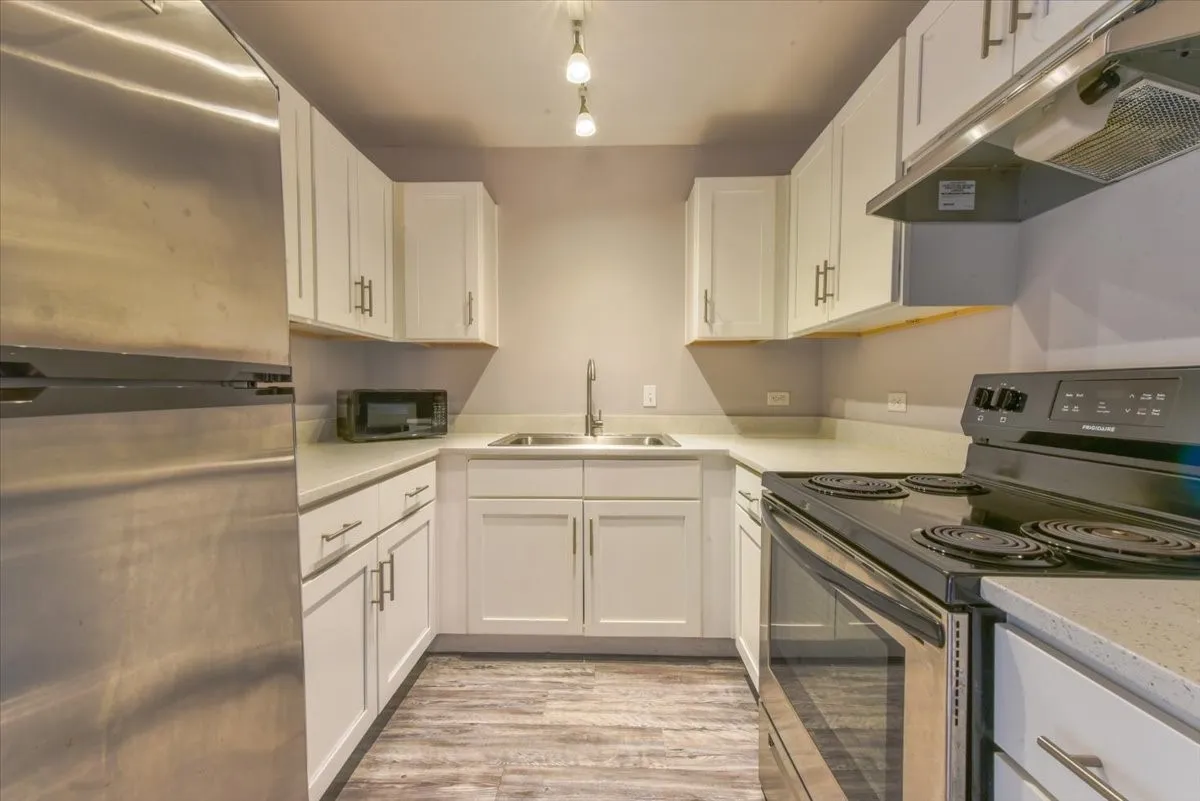 Apartment For Rent in Dallas County , 5122 Gaston Avenue 22-J, Dallas, Texas 75214, 1 Bedroom, 1 Bathroom, Garage spaces, 620 Sqft, built in 1958, mls#21377214, Real Estate Agent in Dallas, Homes For Rent in Dallas county, Homes For Rent in Dallas, Realtor in Dallas Texas, Real Estate Brokerage Independent Realty Texas, Luminita Cordes Realtor