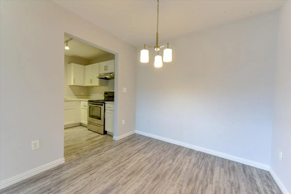 Apartment For Rent in Dallas County , 5122 Gaston Avenue 22-J, Dallas, Texas 75214, 1 Bedroom, 1 Bathroom, Garage spaces, 620 Sqft, built in 1958, mls#21377214, Real Estate Agent in Dallas, Homes For Rent in Dallas county, Homes For Rent in Dallas, Realtor in Dallas Texas, Real Estate Brokerage Independent Realty Texas, Luminita Cordes Realtor