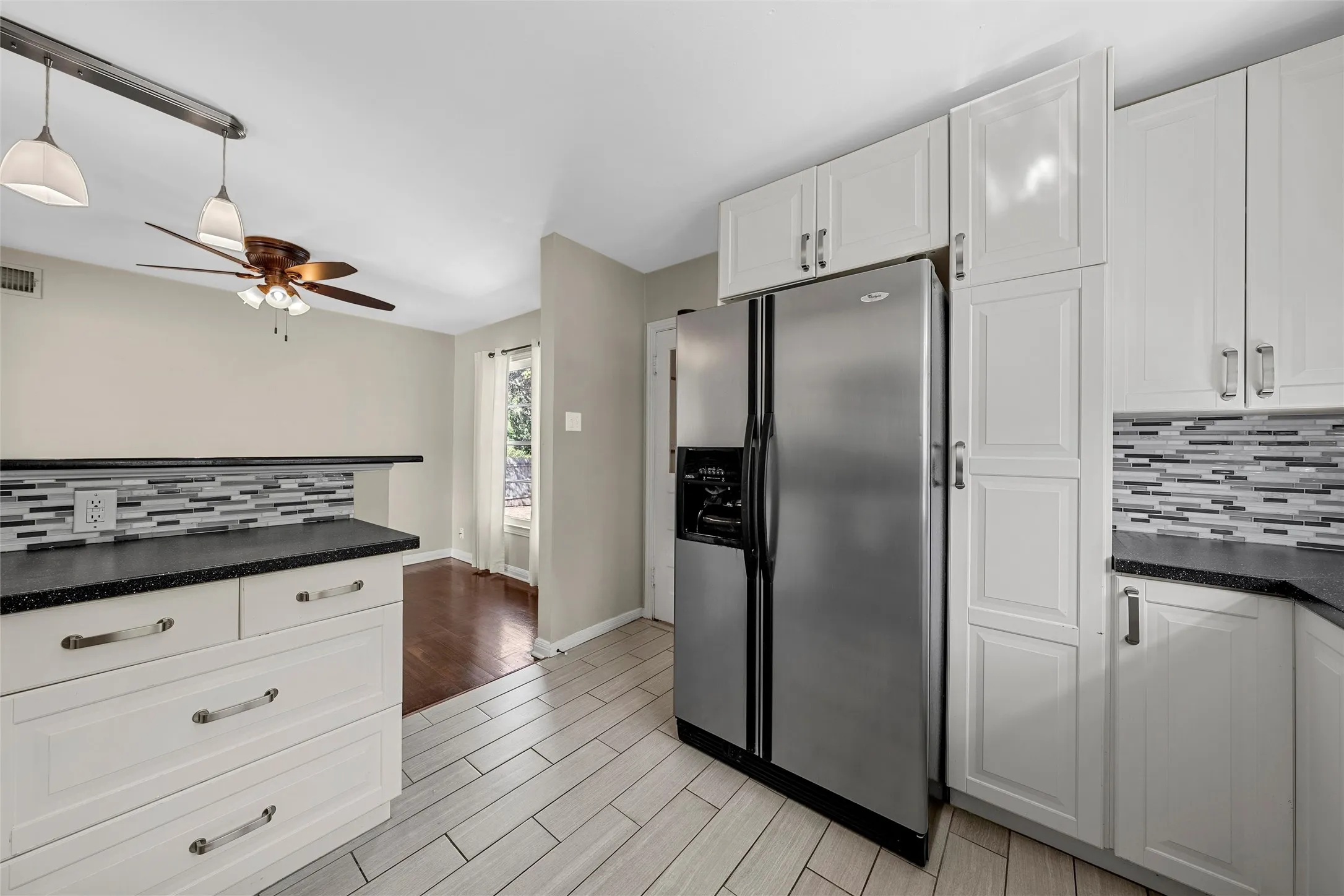 Single Family Residence For Sale in Mc Lennan County , 3801 Grim Avenue, Waco, Texas 76710, 3 Bedroom, 2 Bathroom, 1 Garage spaces, 1,480 Sqft, built in 1952, mls#21374811, Real Estate Agent in Waco, Homes For Sale in Mc Lennan county, Homes For Sale in Waco, Realtor in Waco Texas, Real Estate Brokerage Independent Realty Texas, Luminita Cordes Realtor