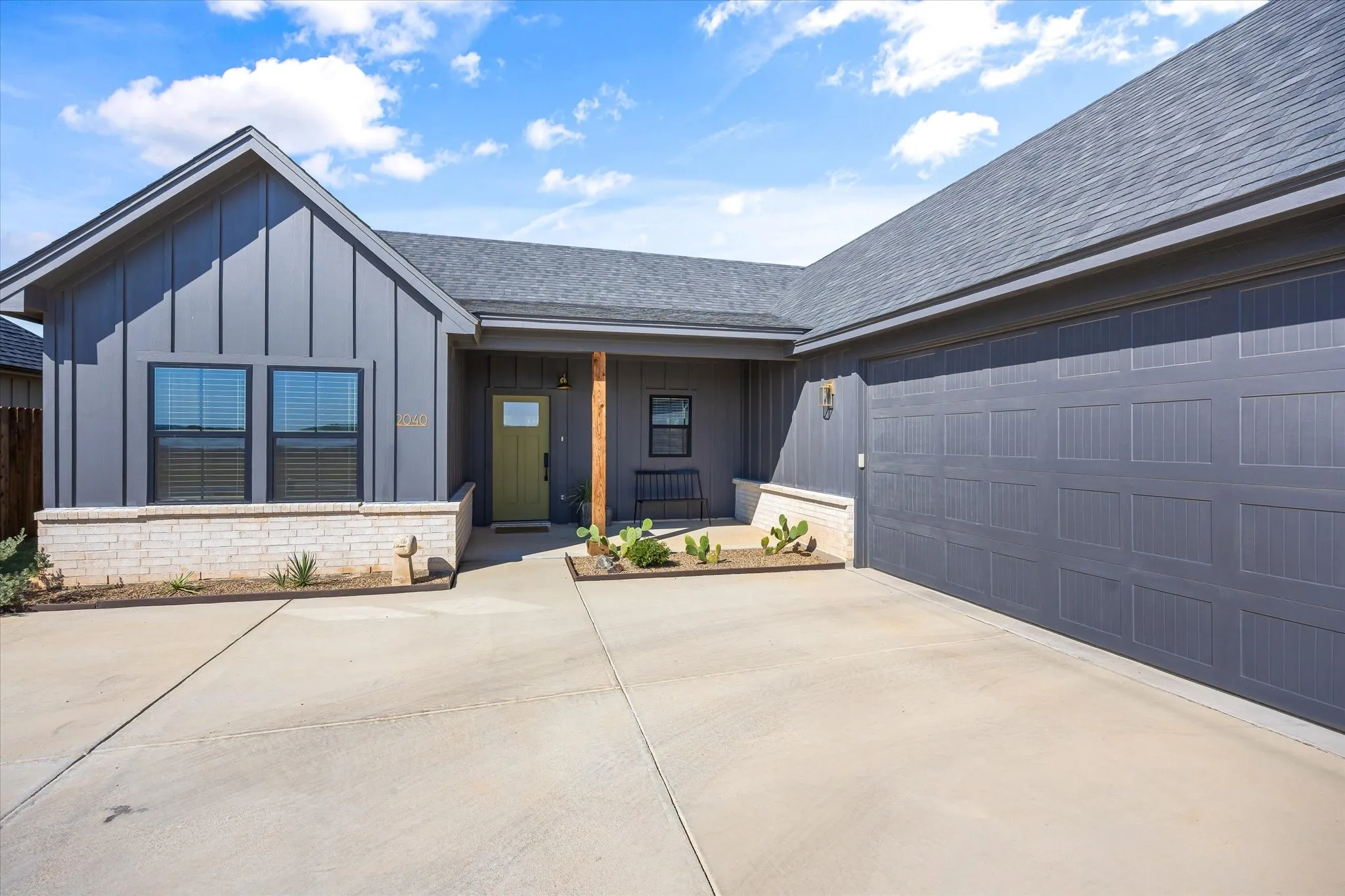 Single Family Residence For Sale in Hood County , 2040 Salina Circle, Granbury, Texas 76048, 3 Bedroom, 2 Bathroom, 2 Garage spaces, 1,781 Sqft, built in 2025, mls#21376507, Real Estate Agent in Granbury, Homes For Sale in Hood county, Homes For Sale in Granbury, Realtor in Granbury Texas, Real Estate Brokerage Independent Realty Texas, Luminita Cordes Realtor